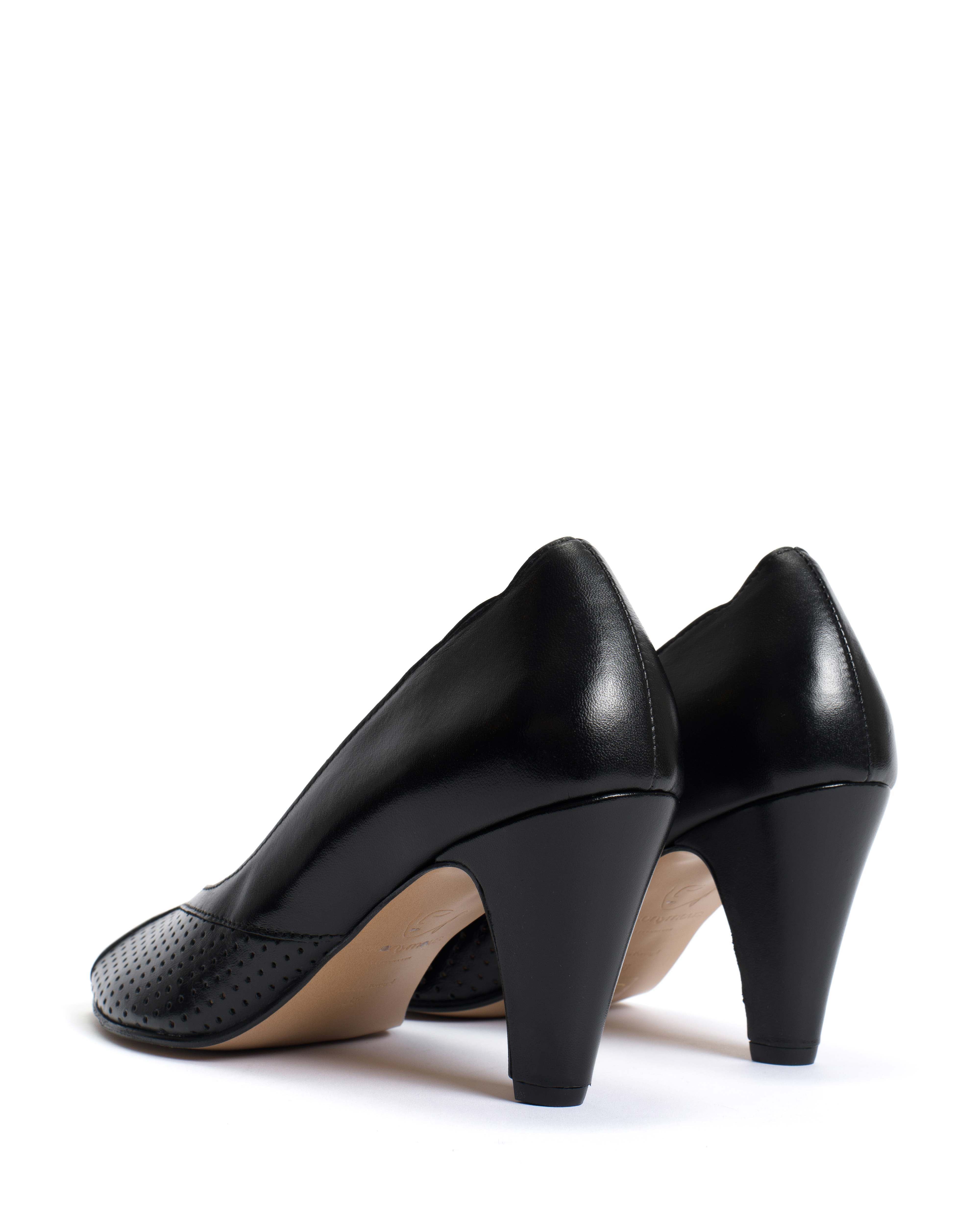 Alania Shiny lamb Black