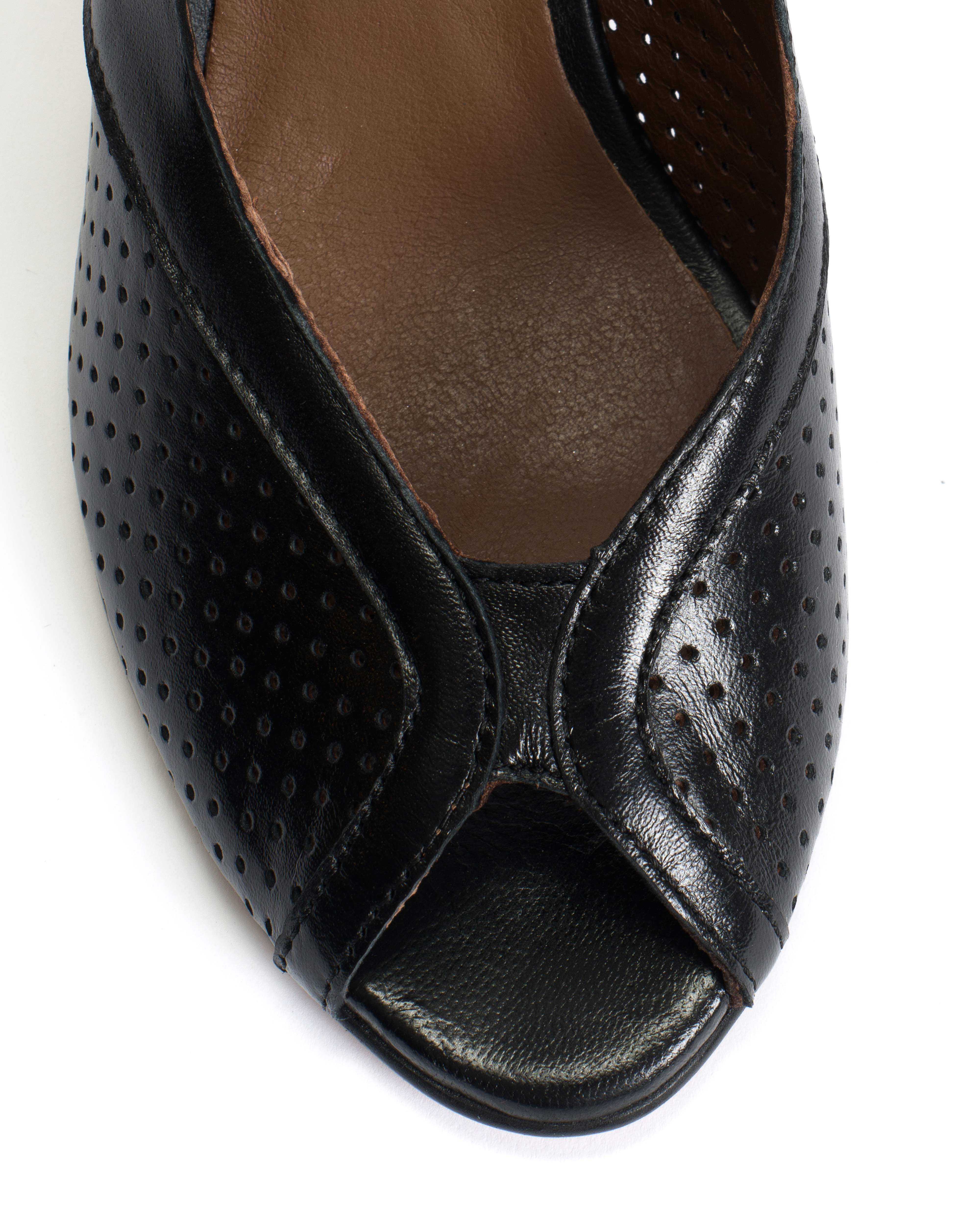 Alania Shiny lamb Black