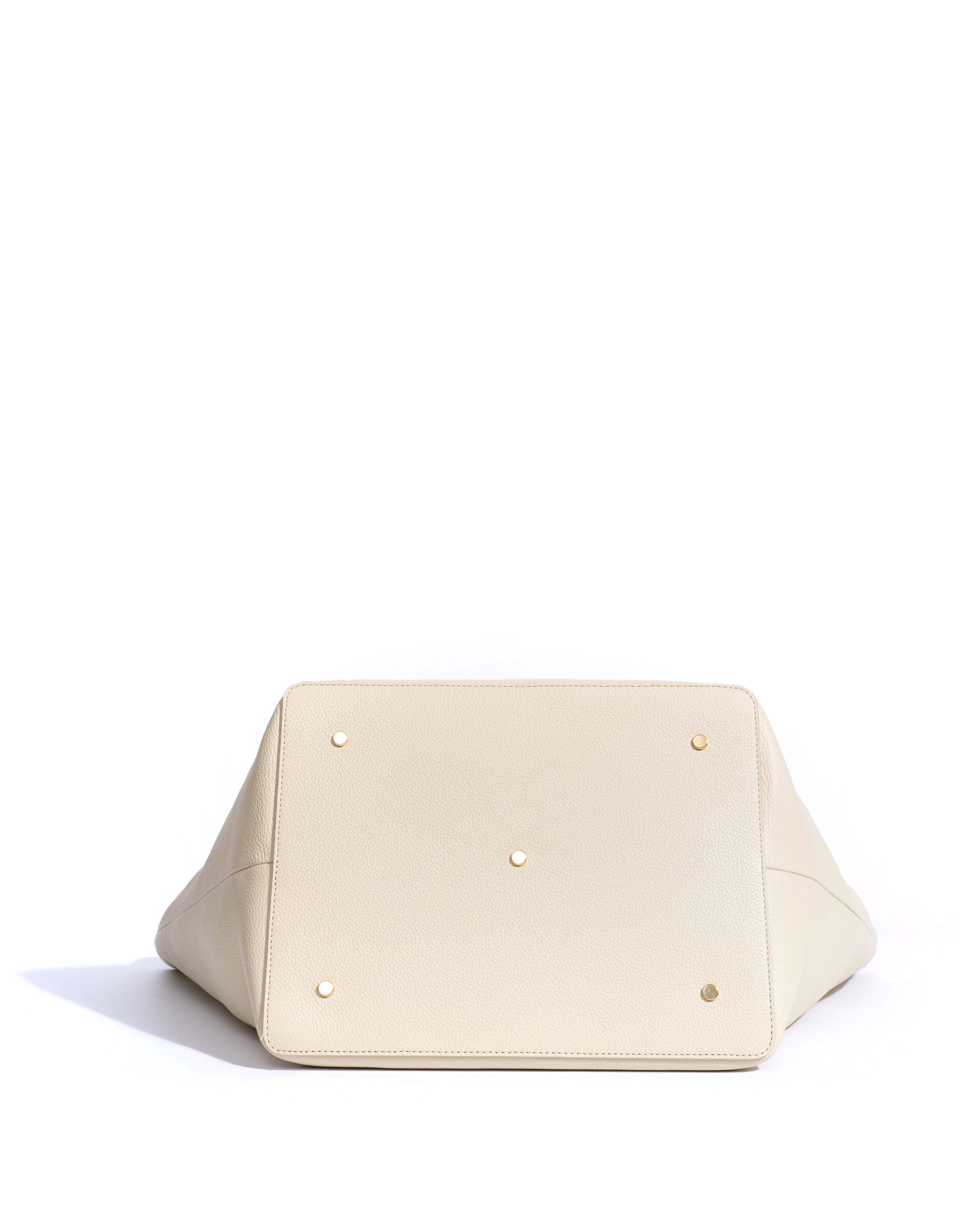 Arya carryall bag Pebbled soft calf White sand