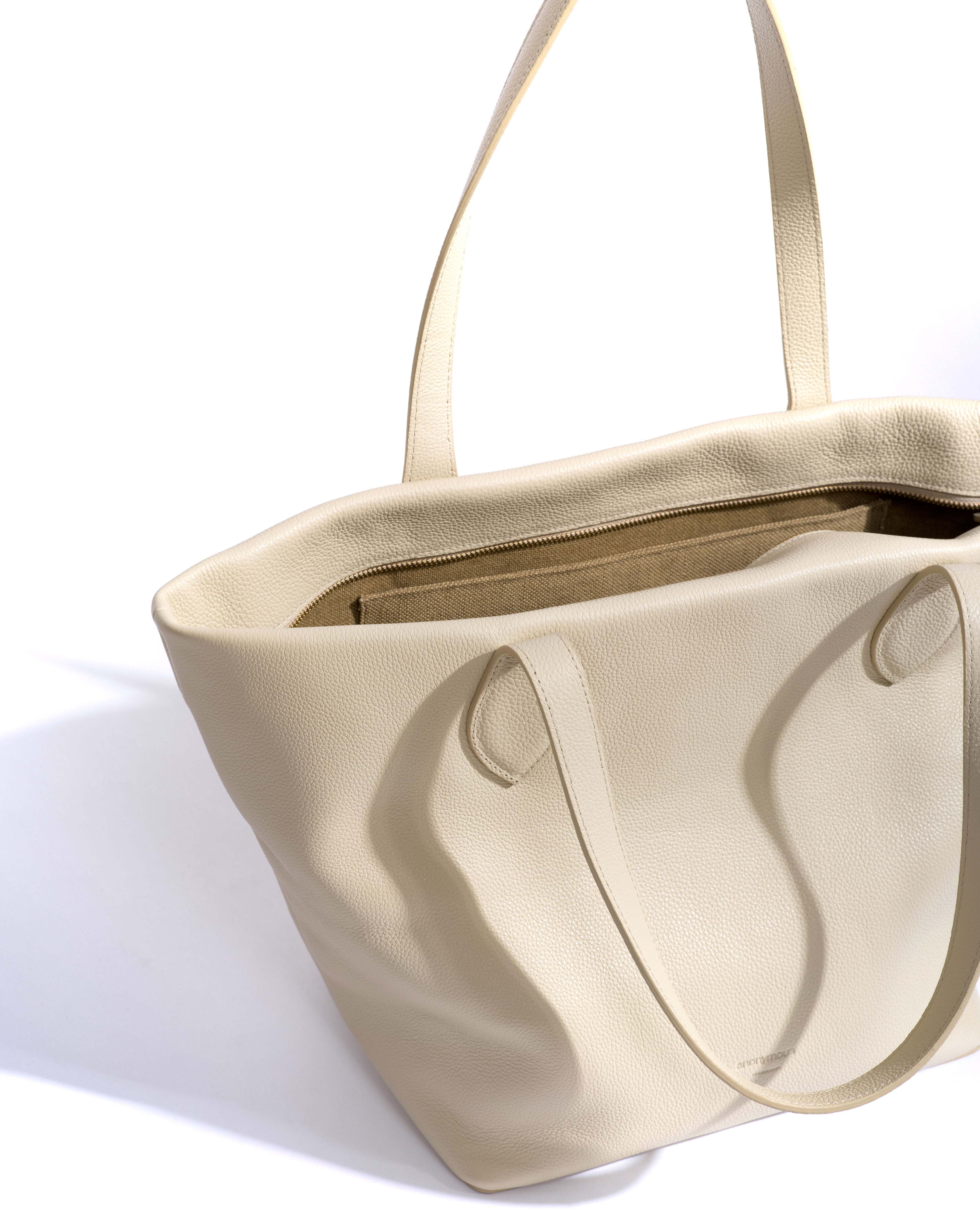 Arya carryall bag Pebbled soft calf White sand