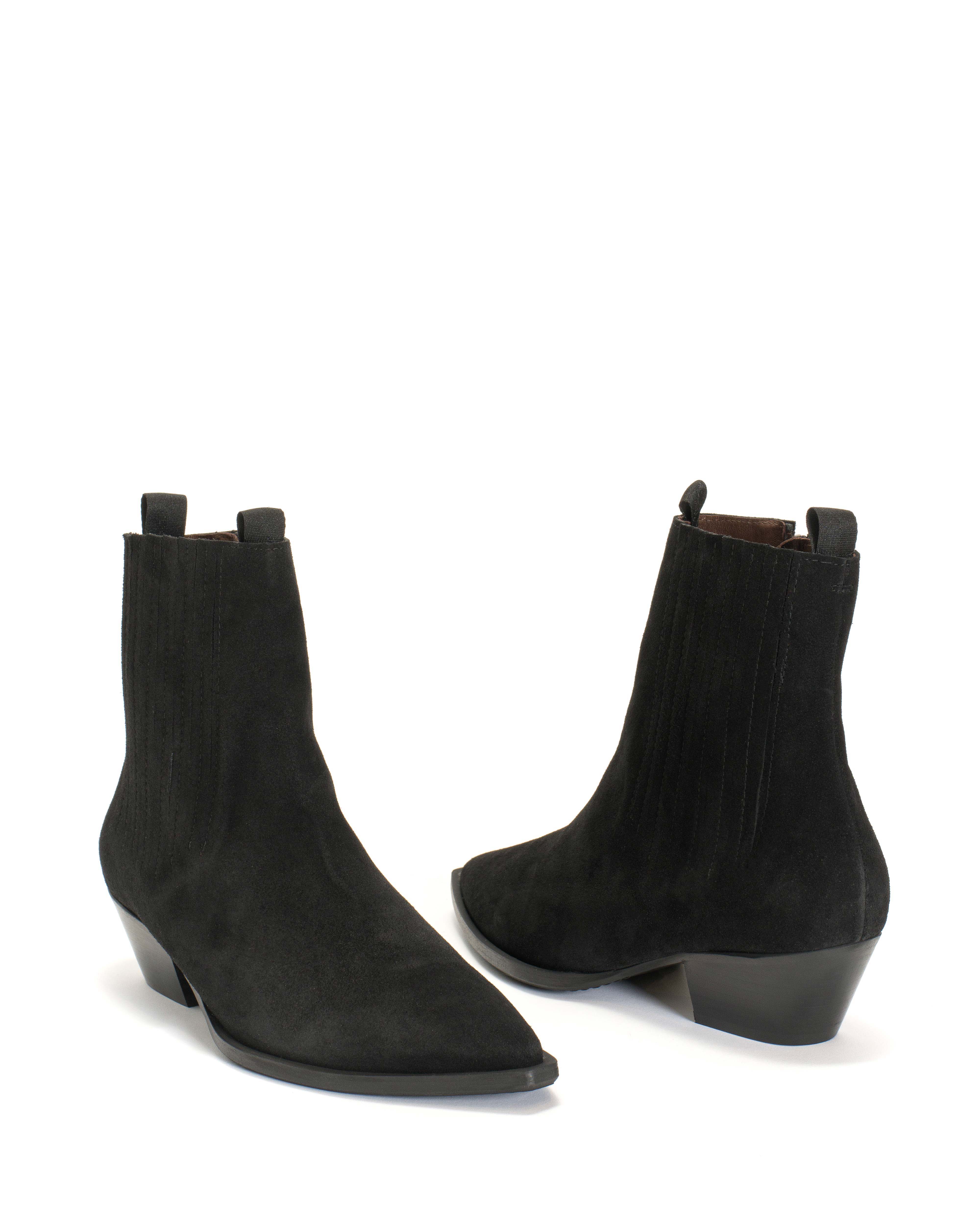 Hachi Calf suede Black