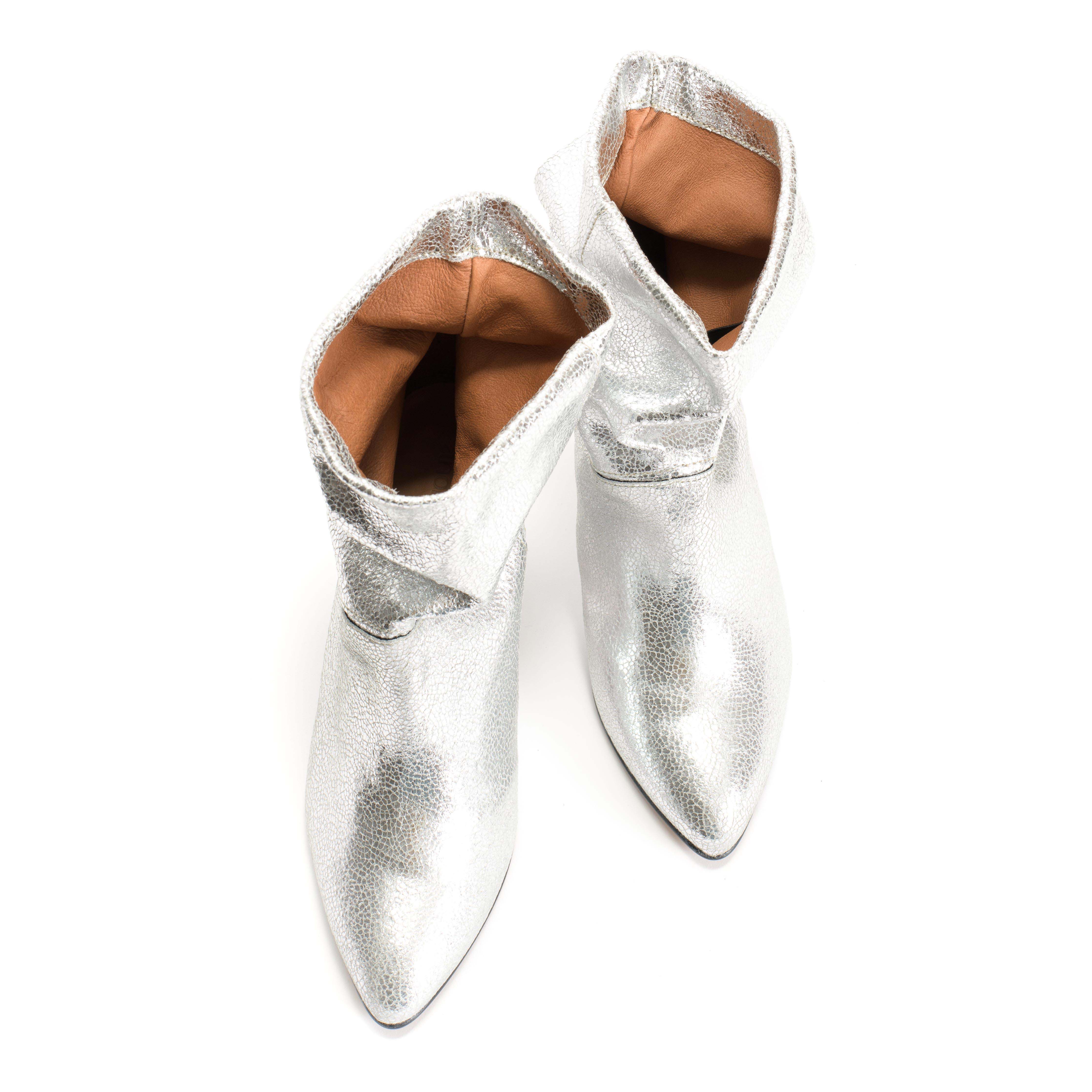 Jassi 50 stiletto Crackled metallic goat Silver