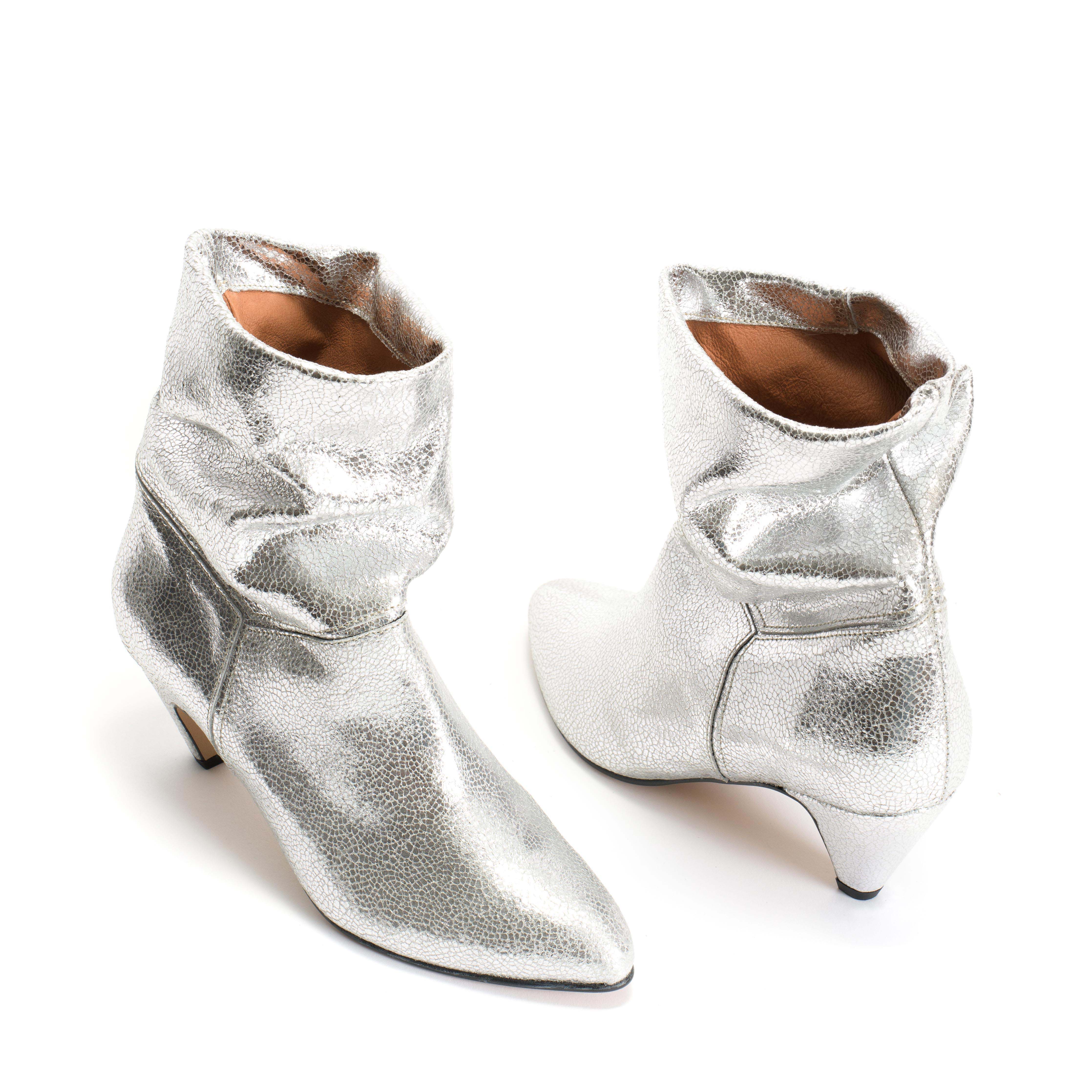 Jassi 50 stiletto Crackled metallic goat Silver