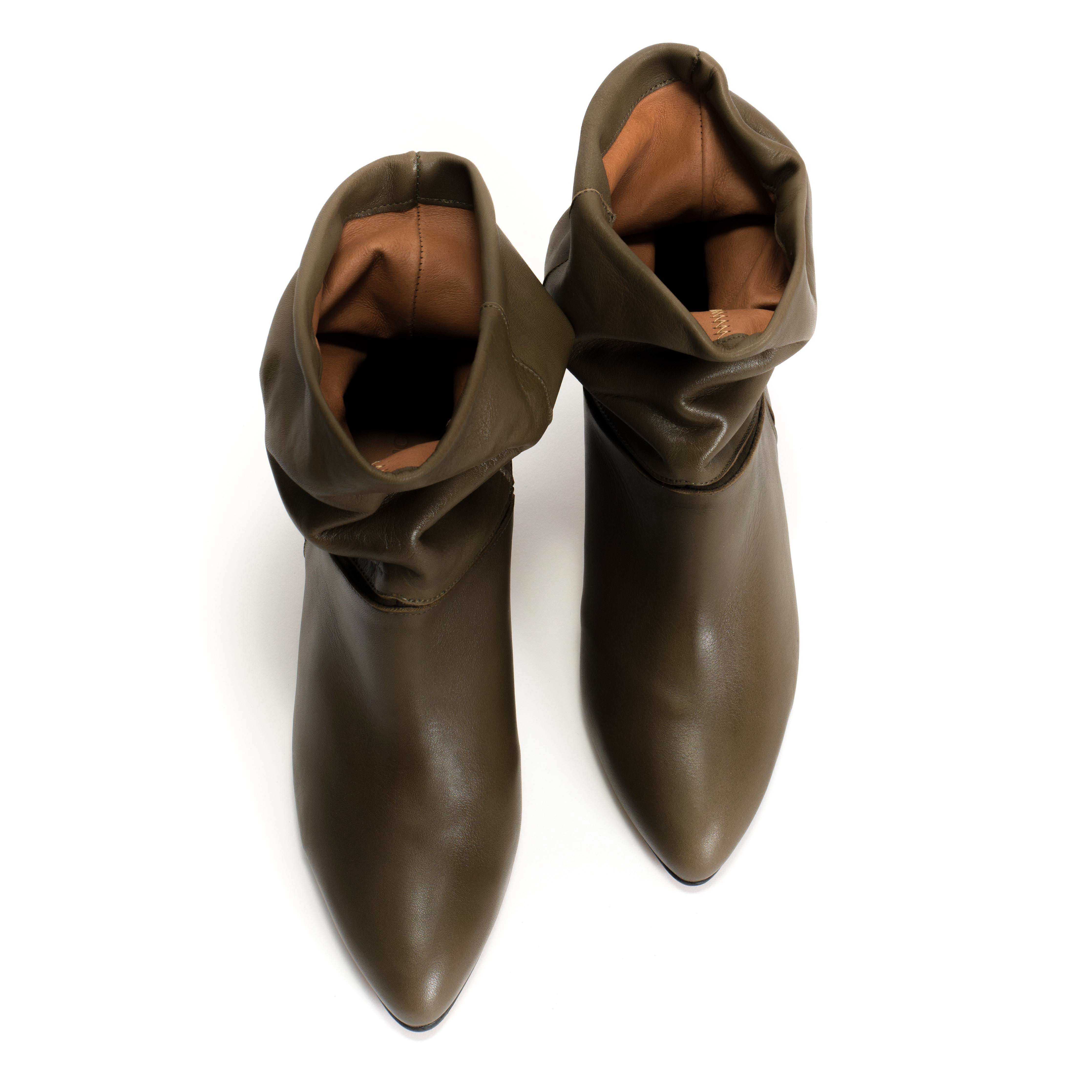 Jassi 50 stiletto Soft calf & suede leather Olive green & moss green