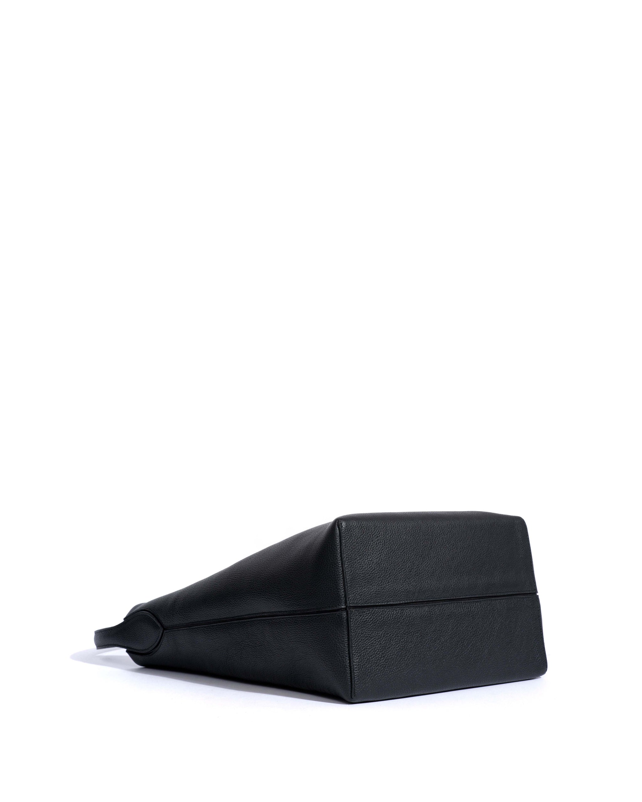 Versa everyday bag Pebbled soft calf Black - Anonymous Copenhagen Bags