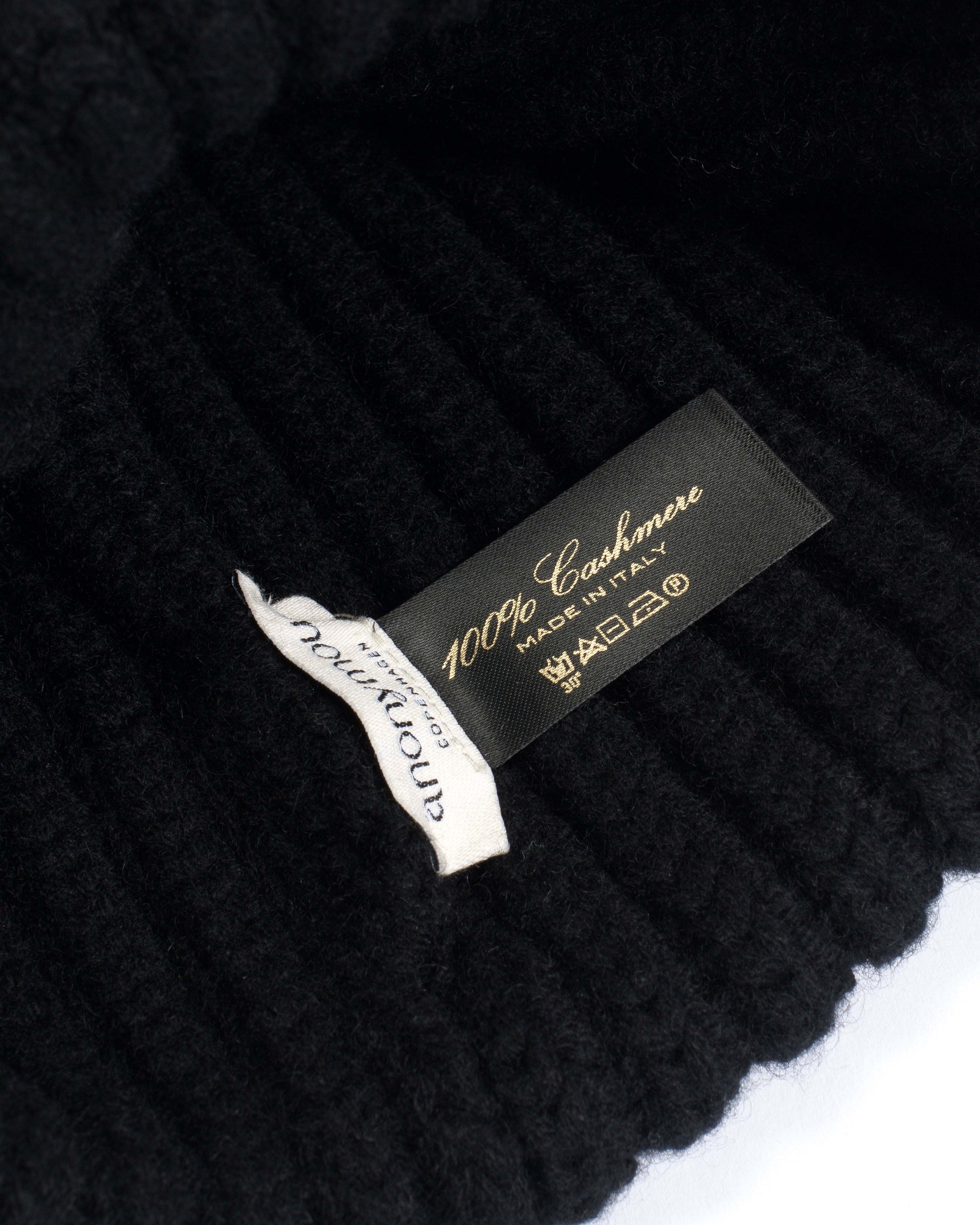 Sandra beanie 100% cashmere Black - Anonymous Copenhagen