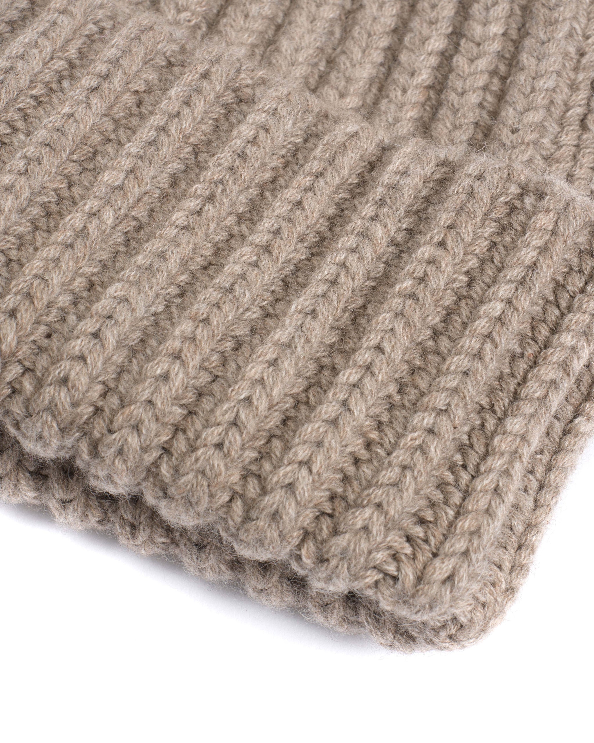 Sandra beanie 100% cashmere Dark taupe - Anonymous Copenhagen