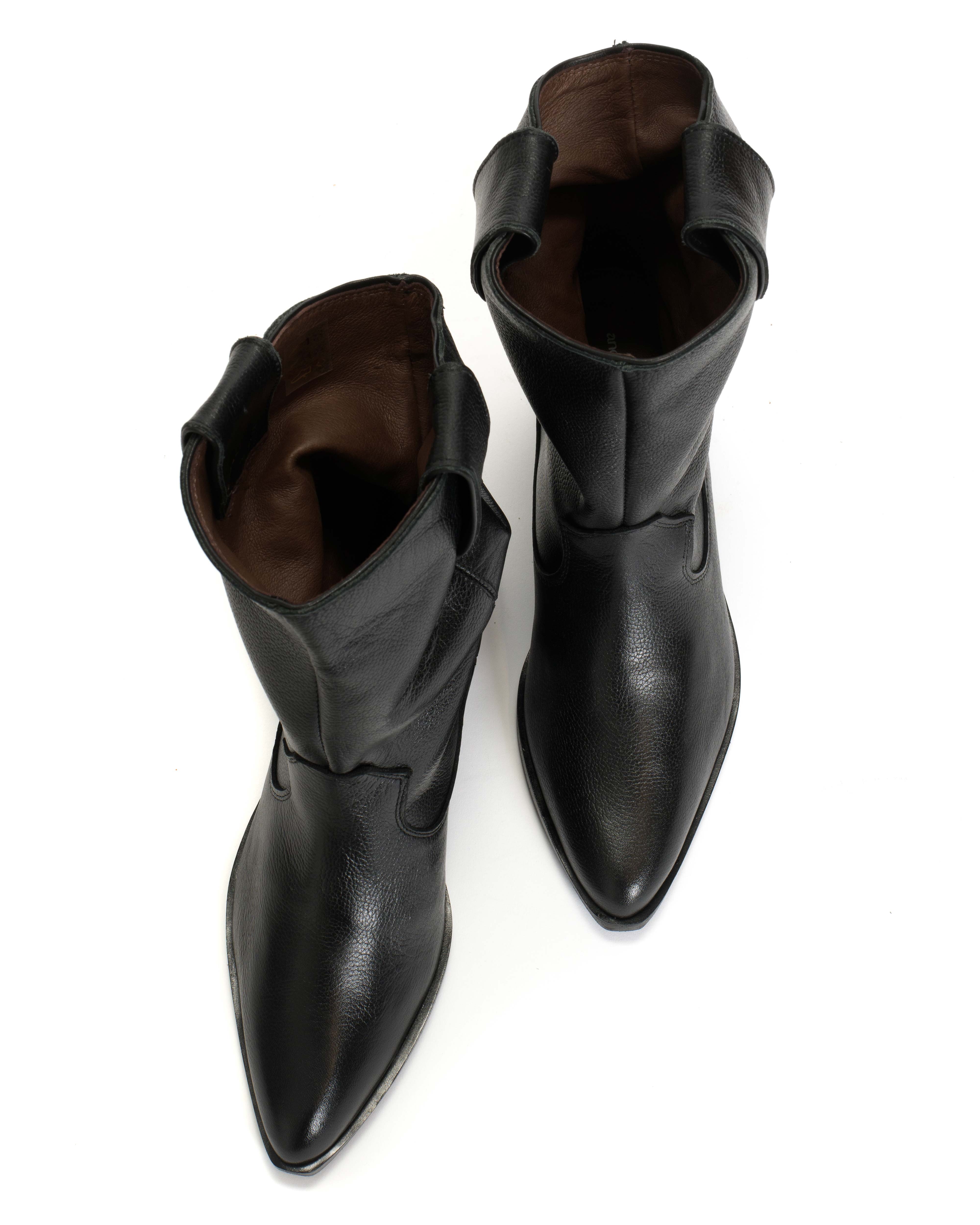 Saseline 35 Pebbled soft calf Black