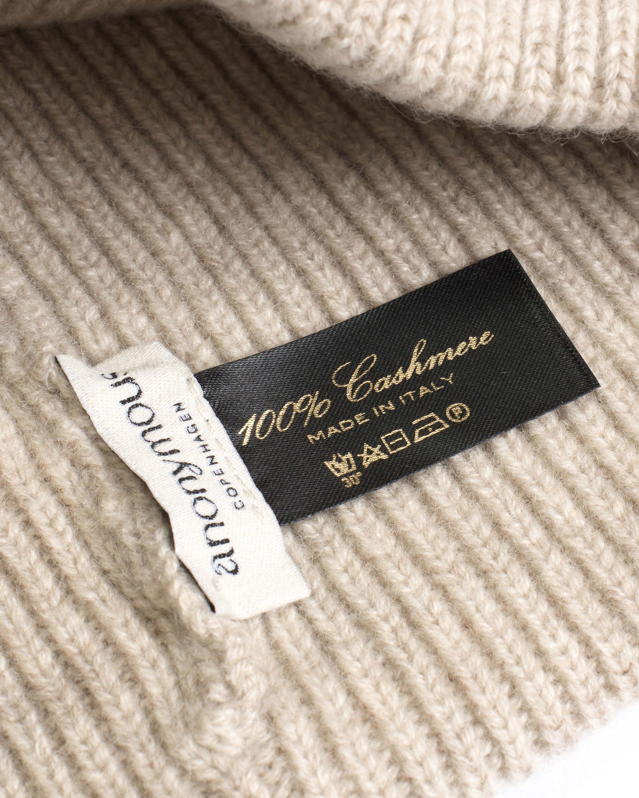 Vinni beanie 100% cashmere Oister - Anonymous Copenhagen