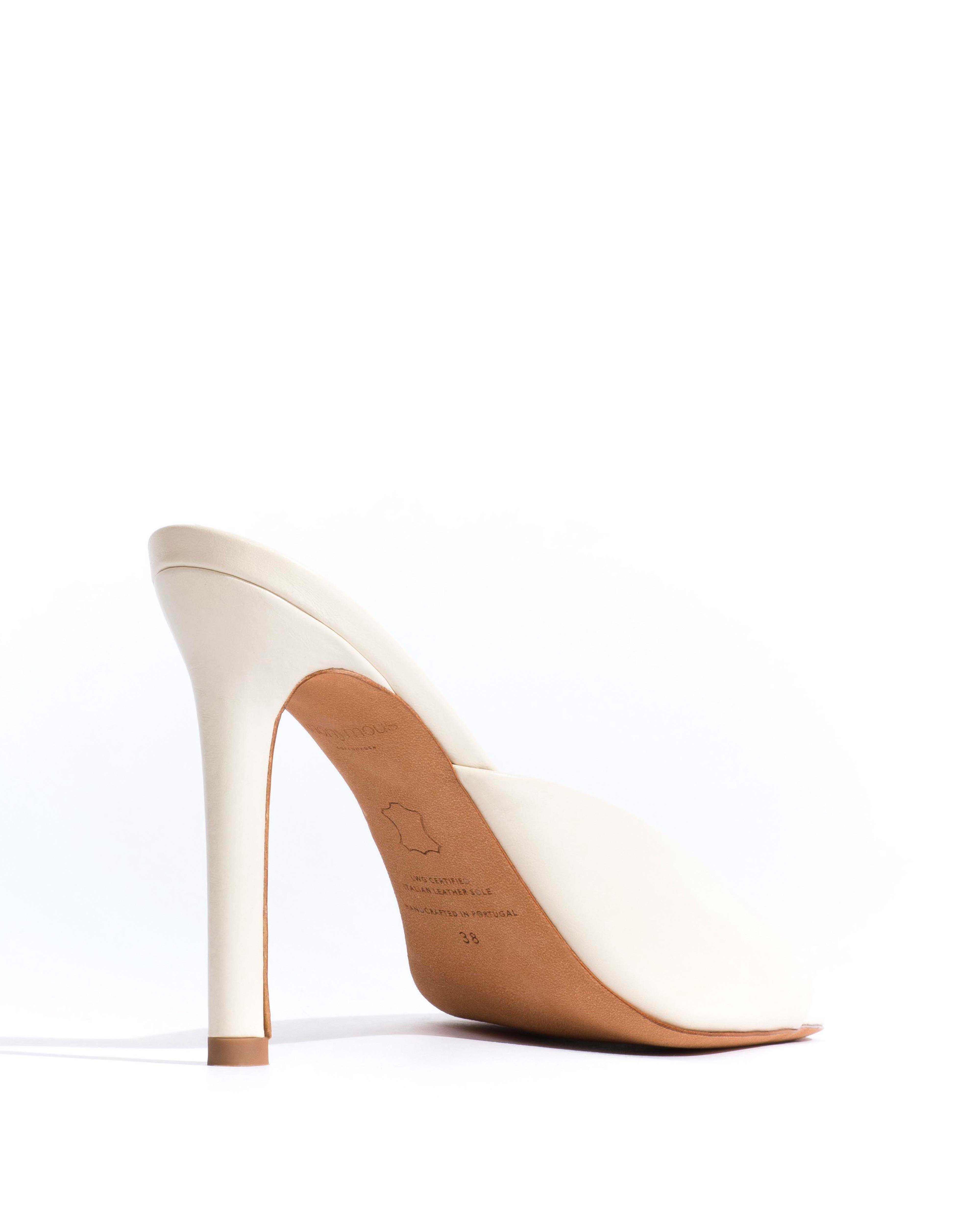 Mazy 100 Crinkled polished goat White sand