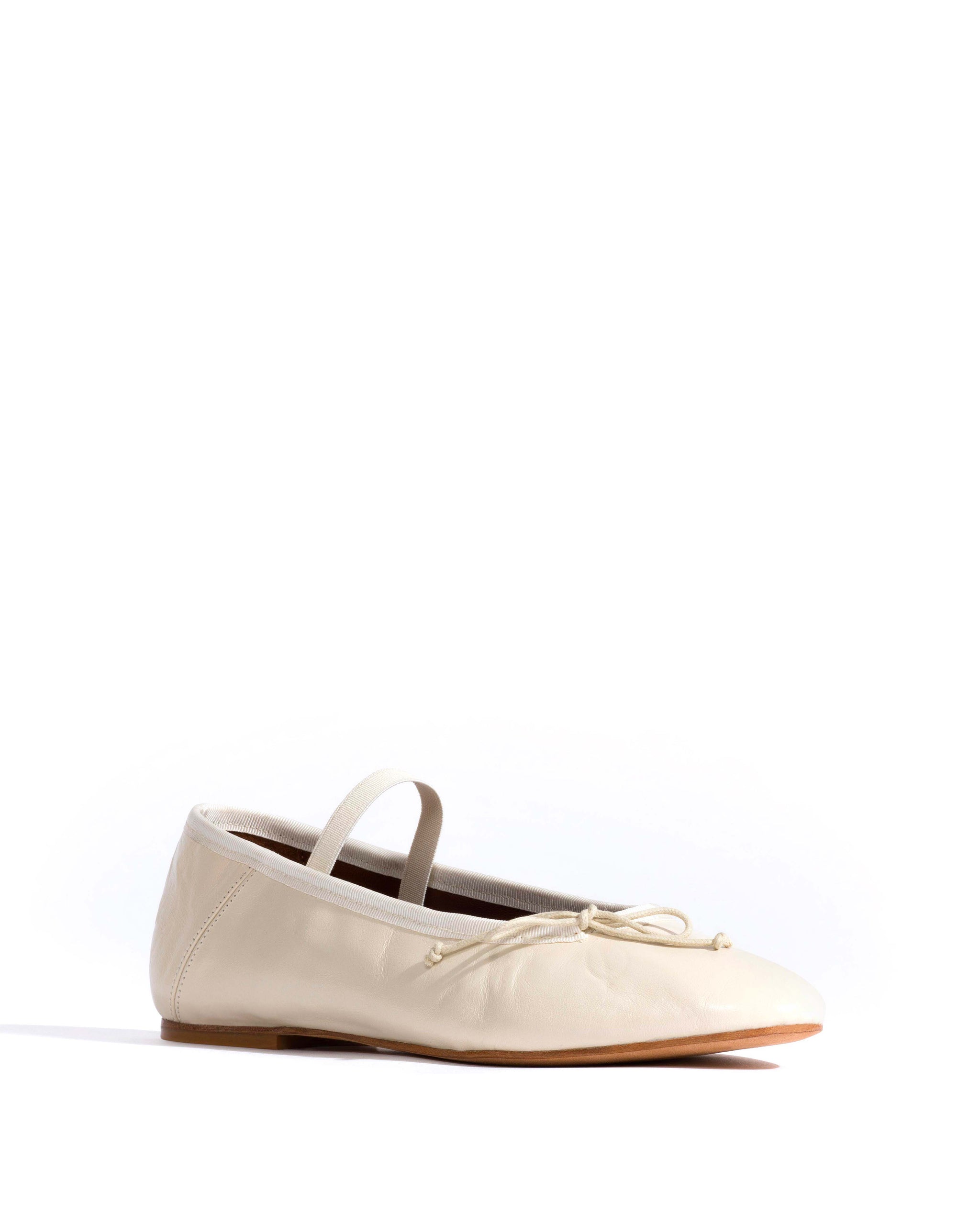 Rhina Crinkled polished goat White sand - Anonymous Copenhagen Shoes