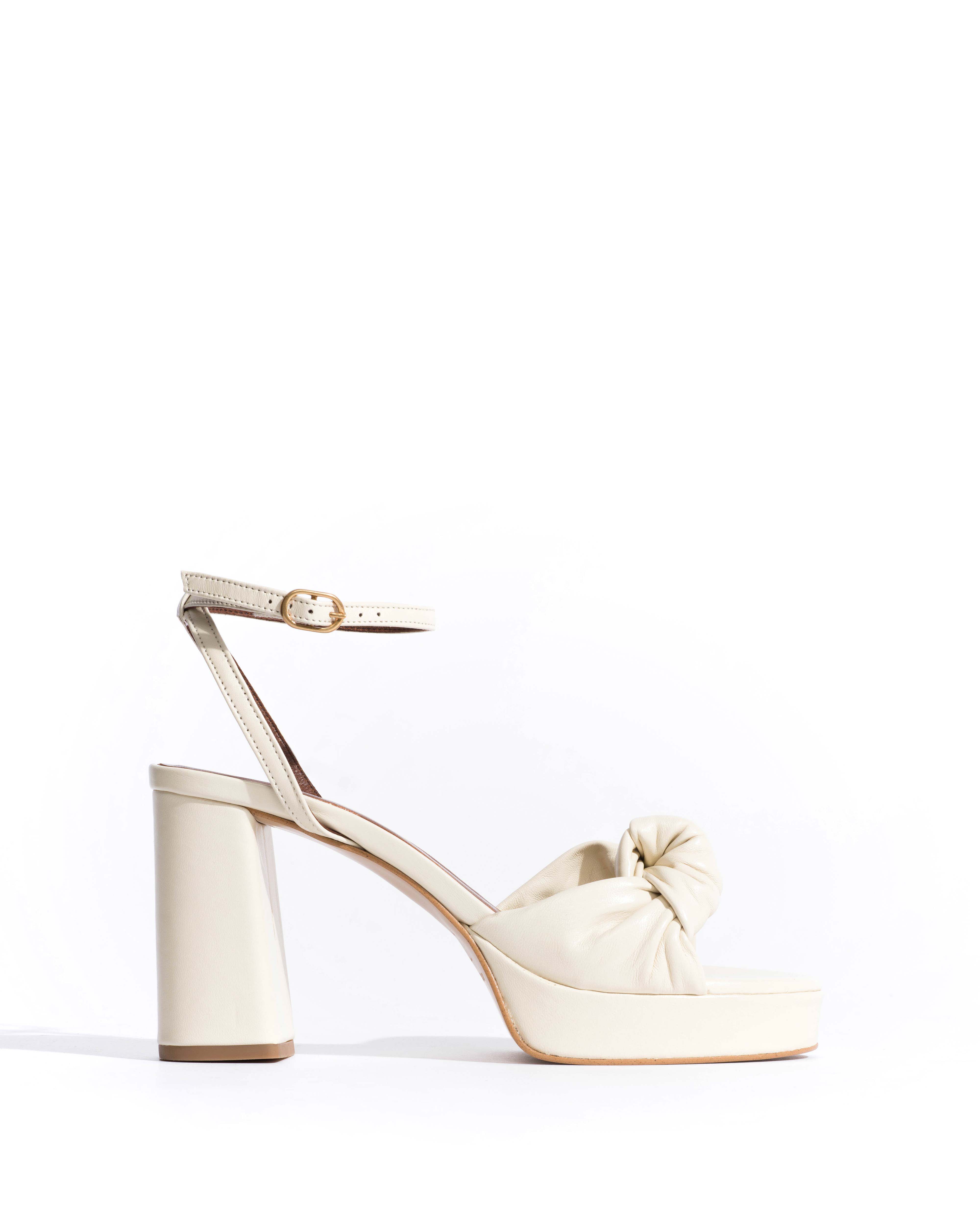 Aliza 85 platform Shiny lamb White sand