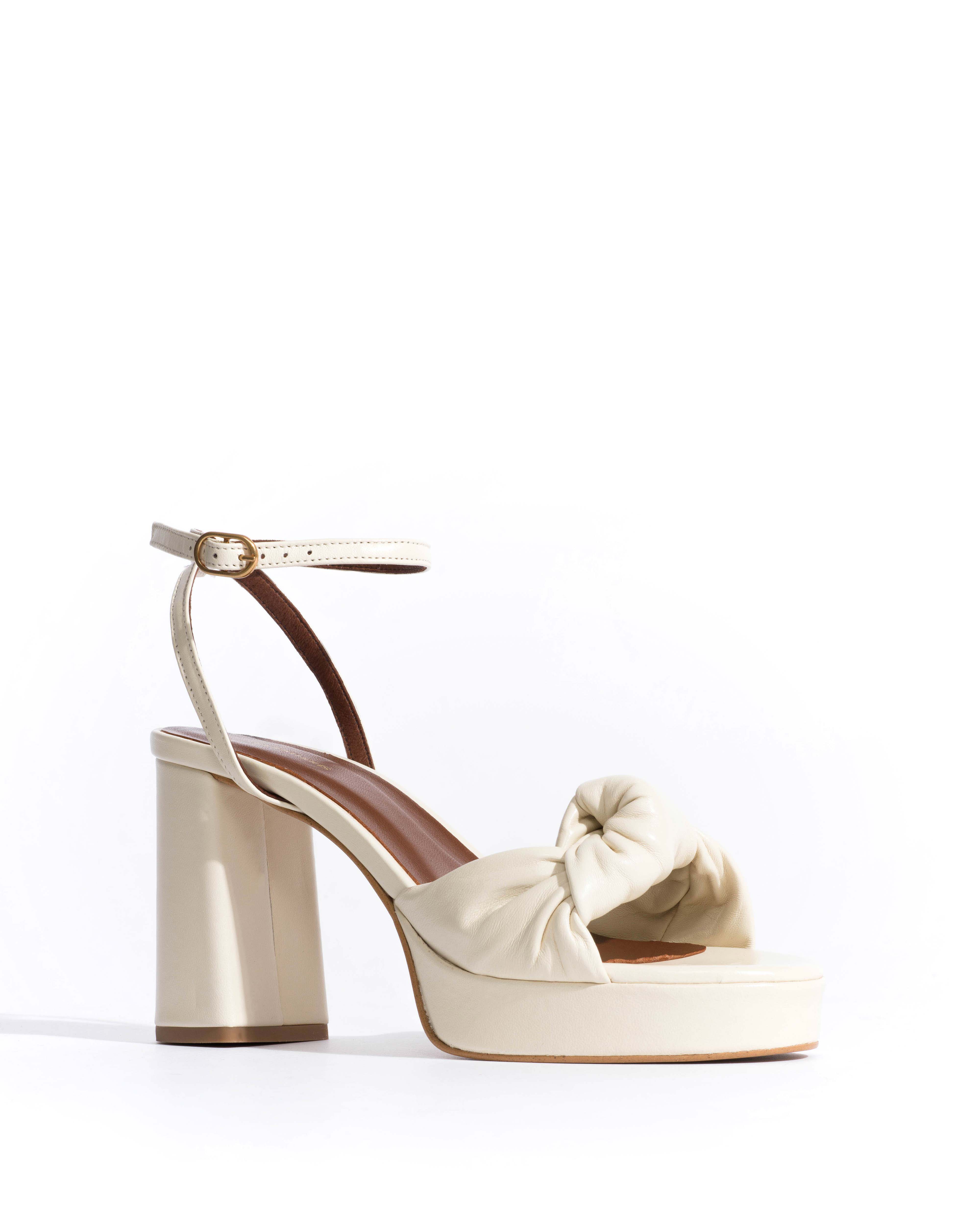 Aliza 85 platform Shiny lamb White sand