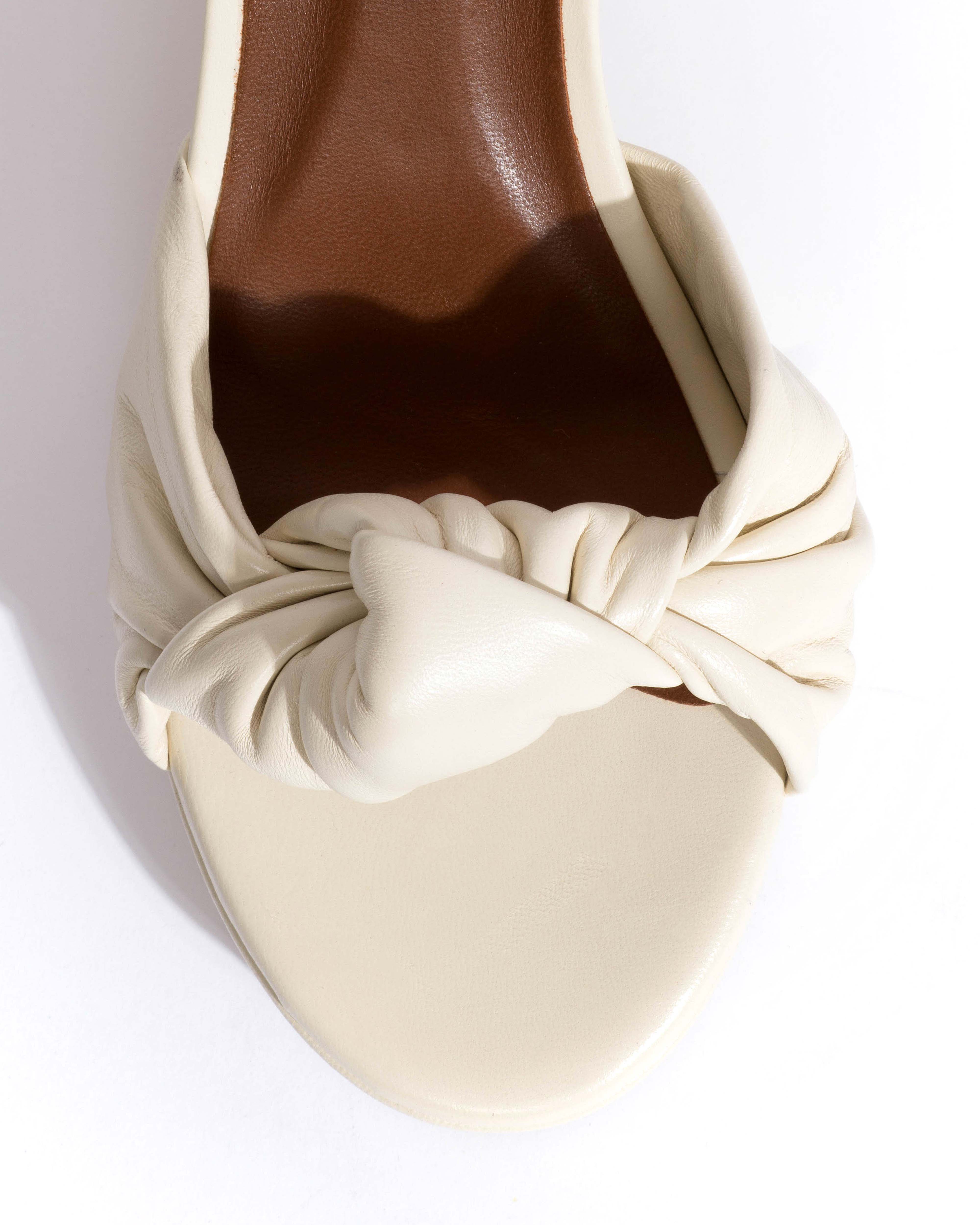 Aliza 85 platform Shiny lamb White sand