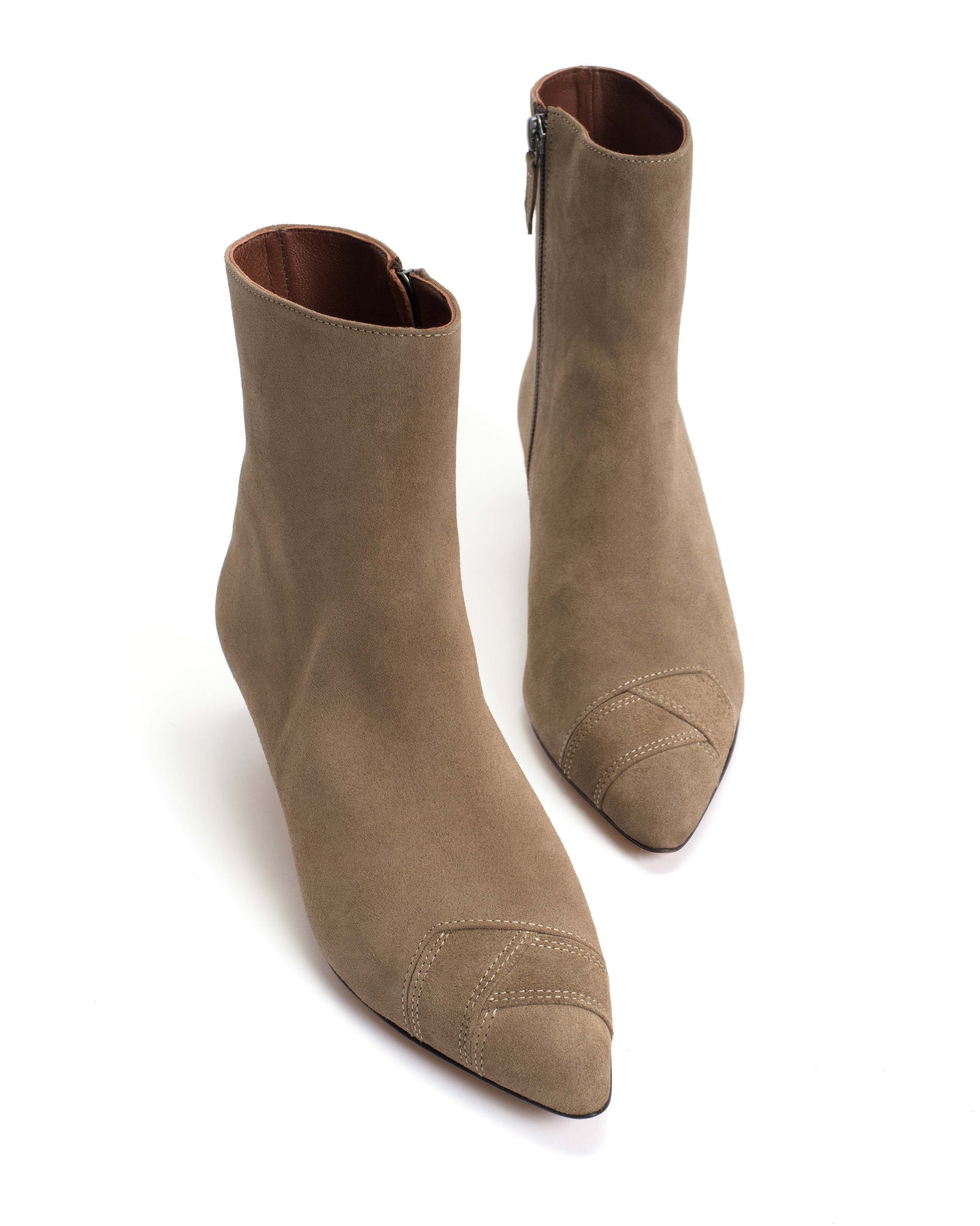 Avy 40 stiletto Calf suede Mushroom - Anonymous Copenhagen