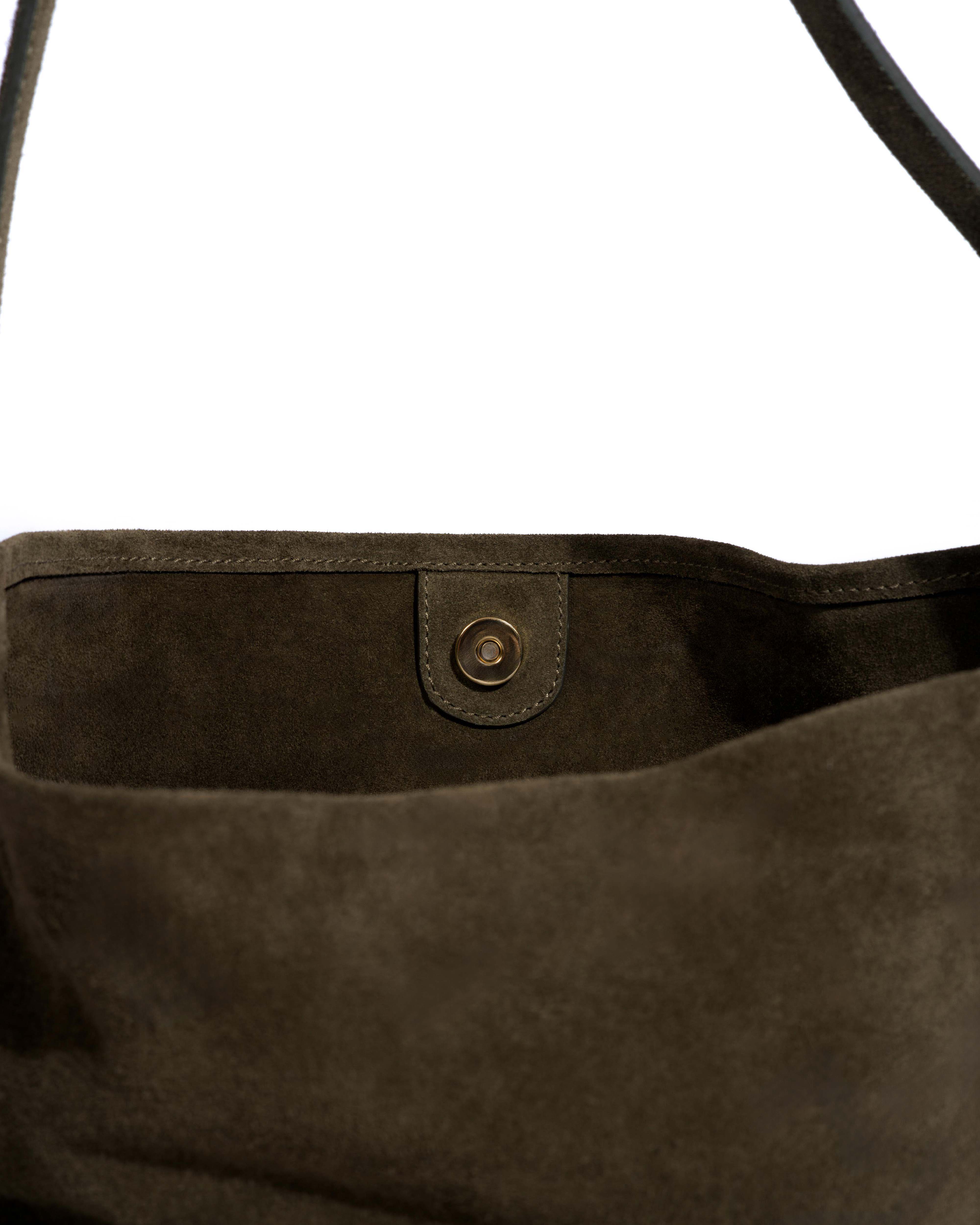 Versa slouchy everyday bag Calf suede Moss green