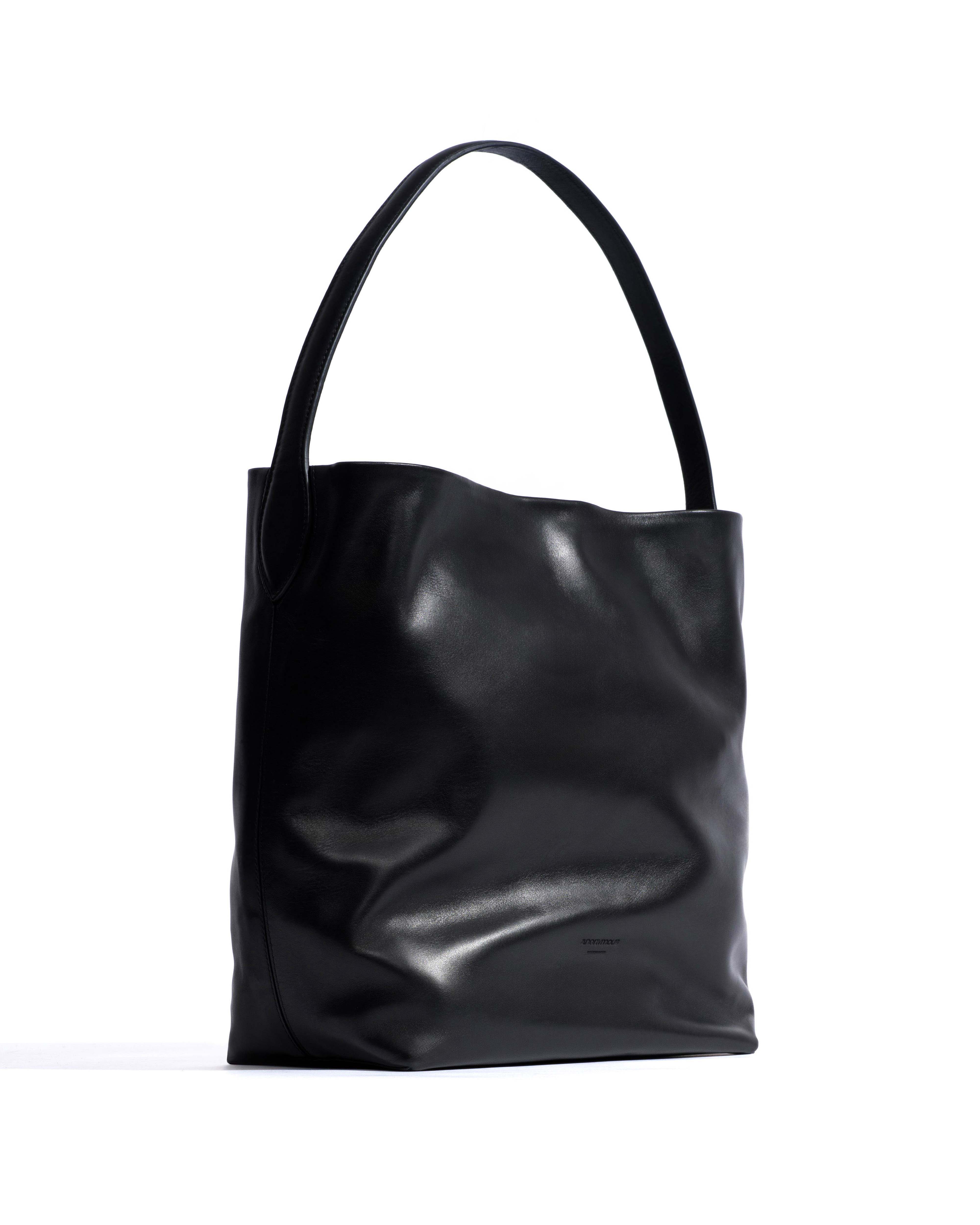 Versa slouchy everyday bag Soft calf Black