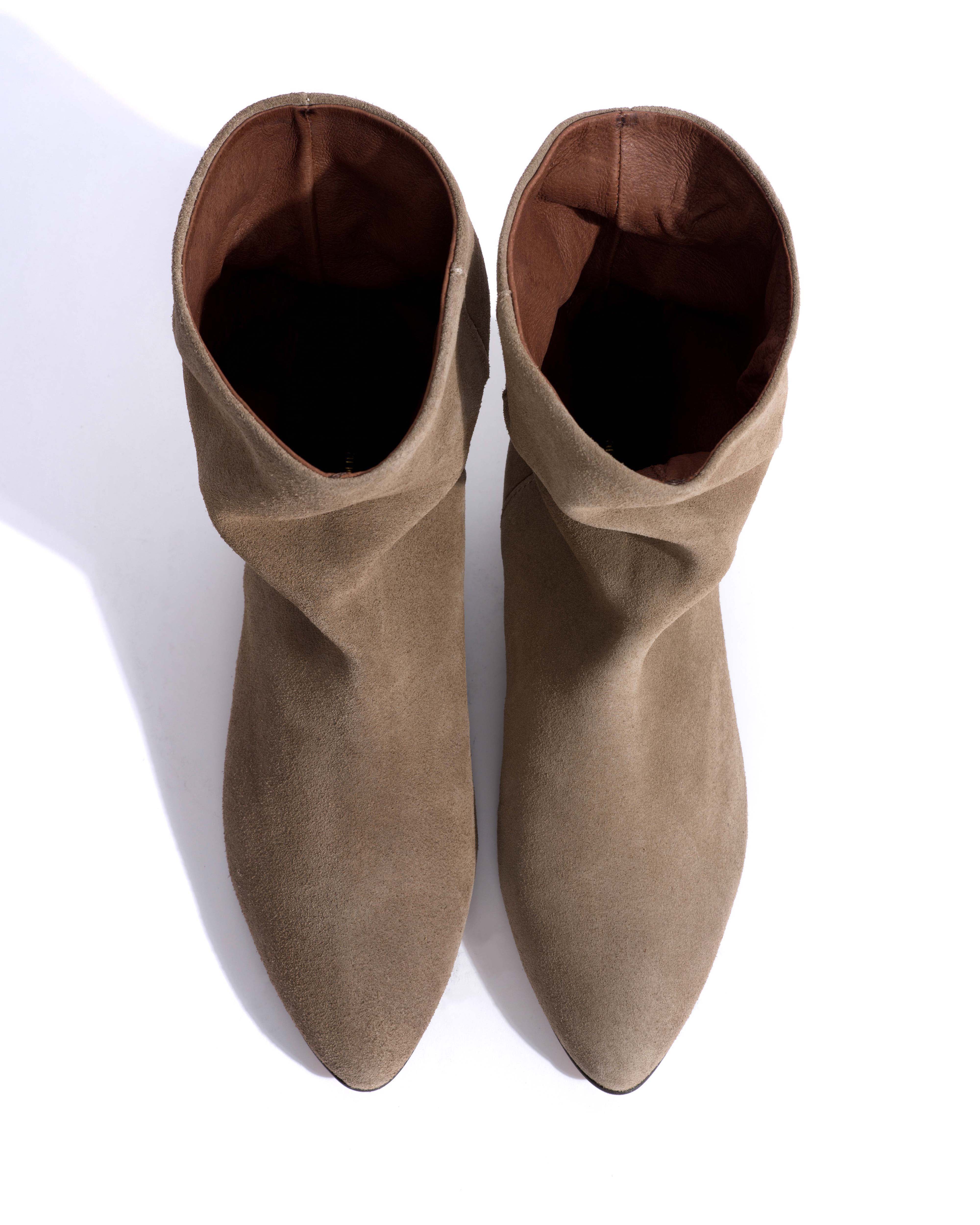Vully 20 Calf suede Mushroom