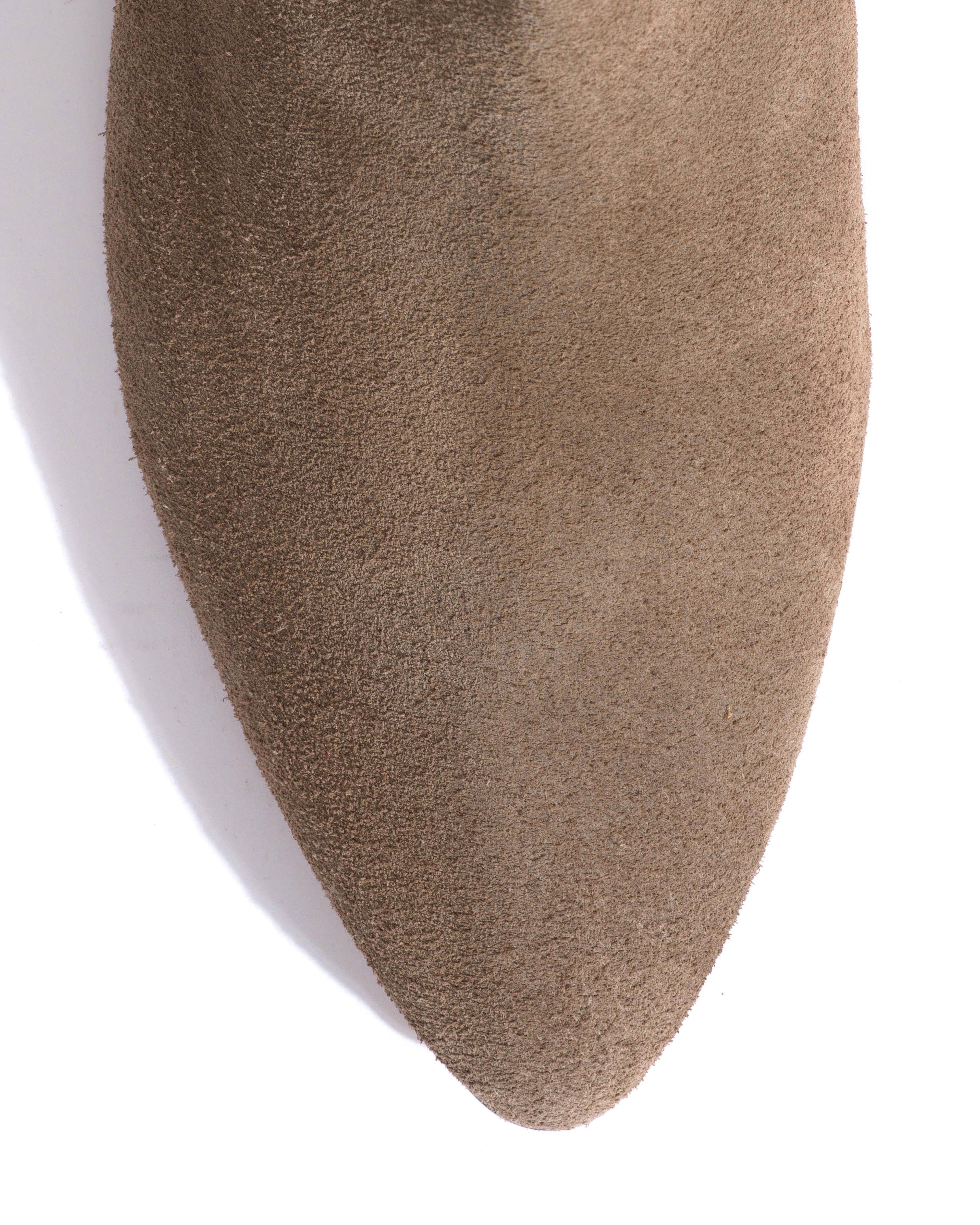 Vully 20 Calf suede Mushroom