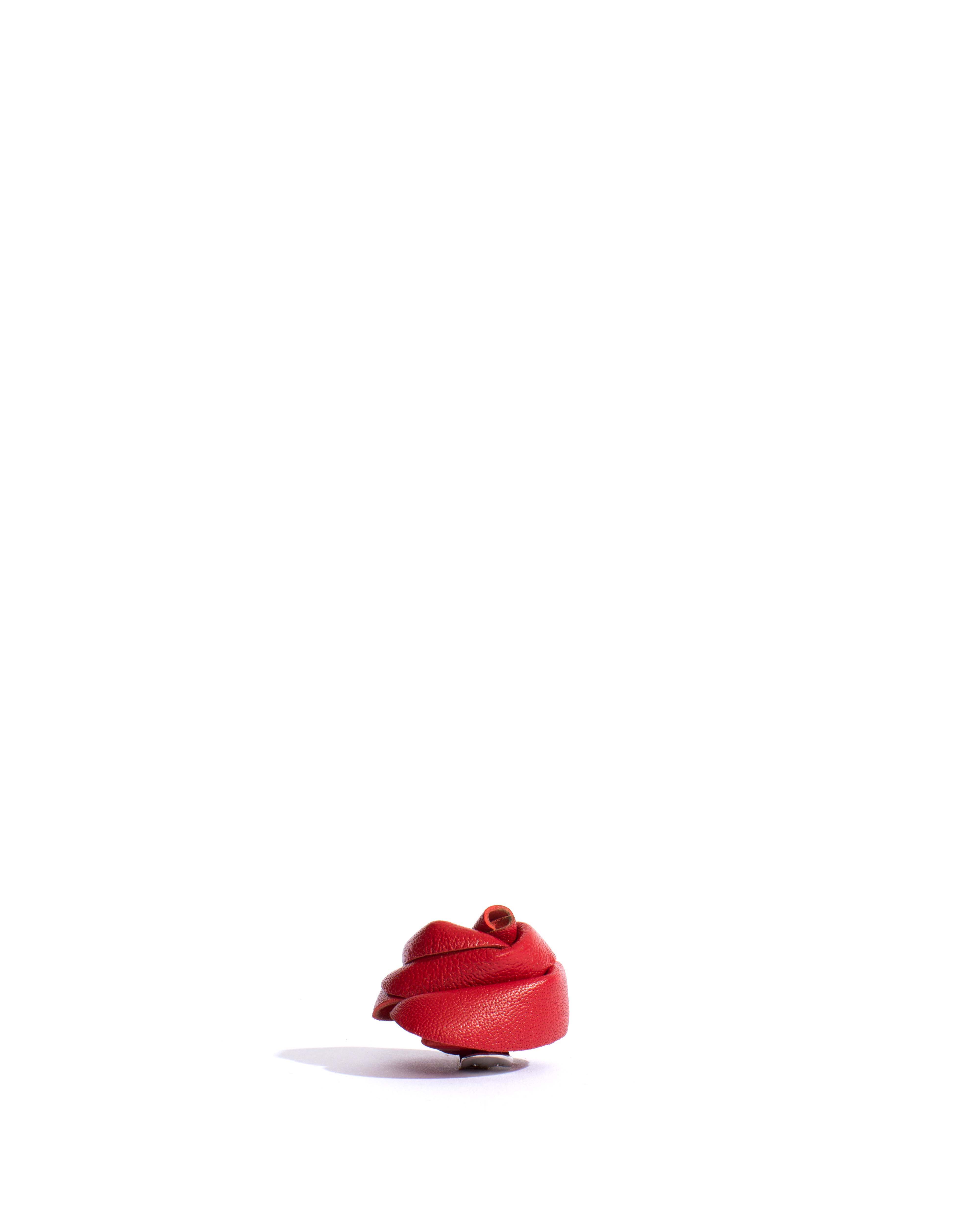 Rose shoe clip Shiny lamb Ruby red