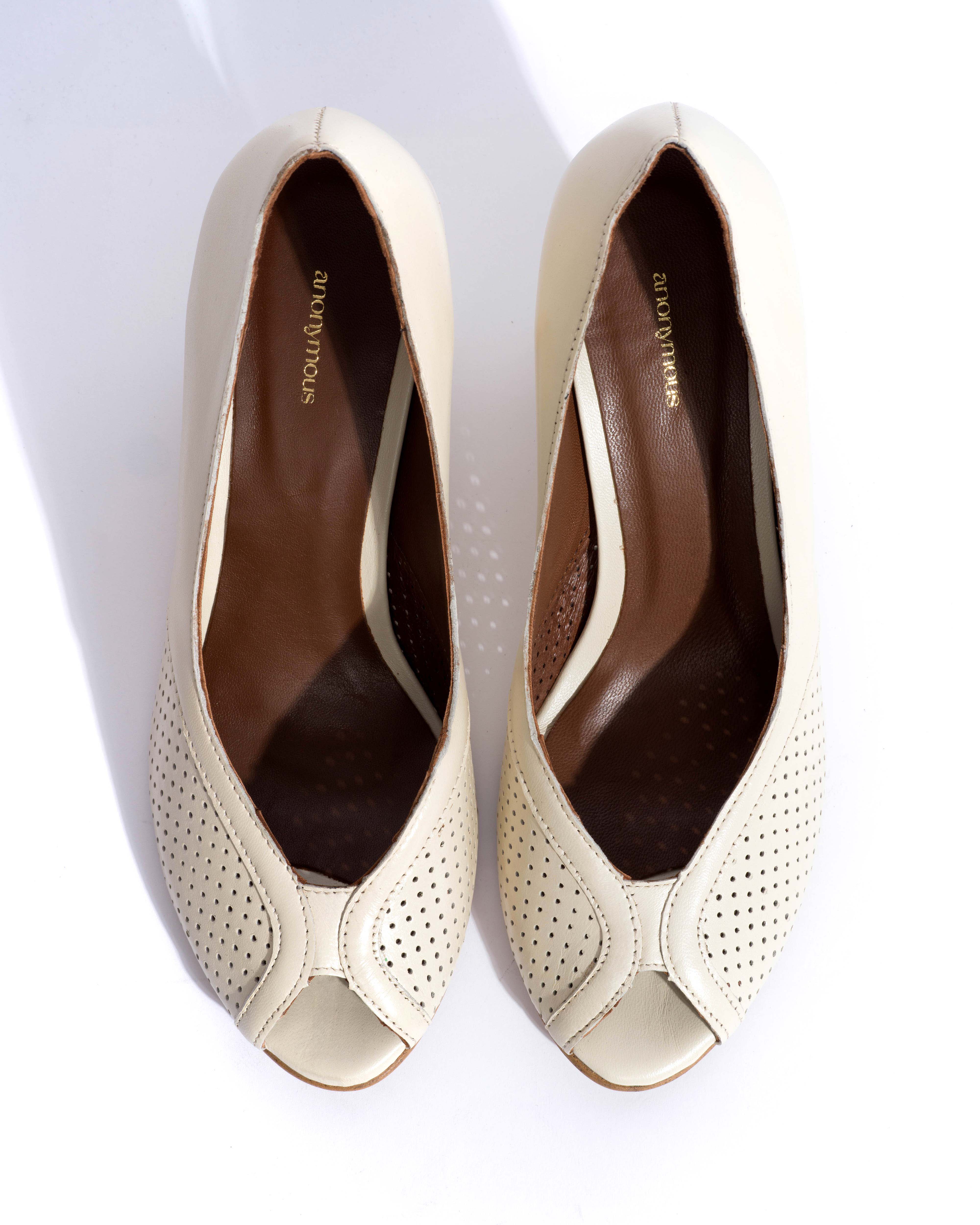 Alania Shiny lamb White sand