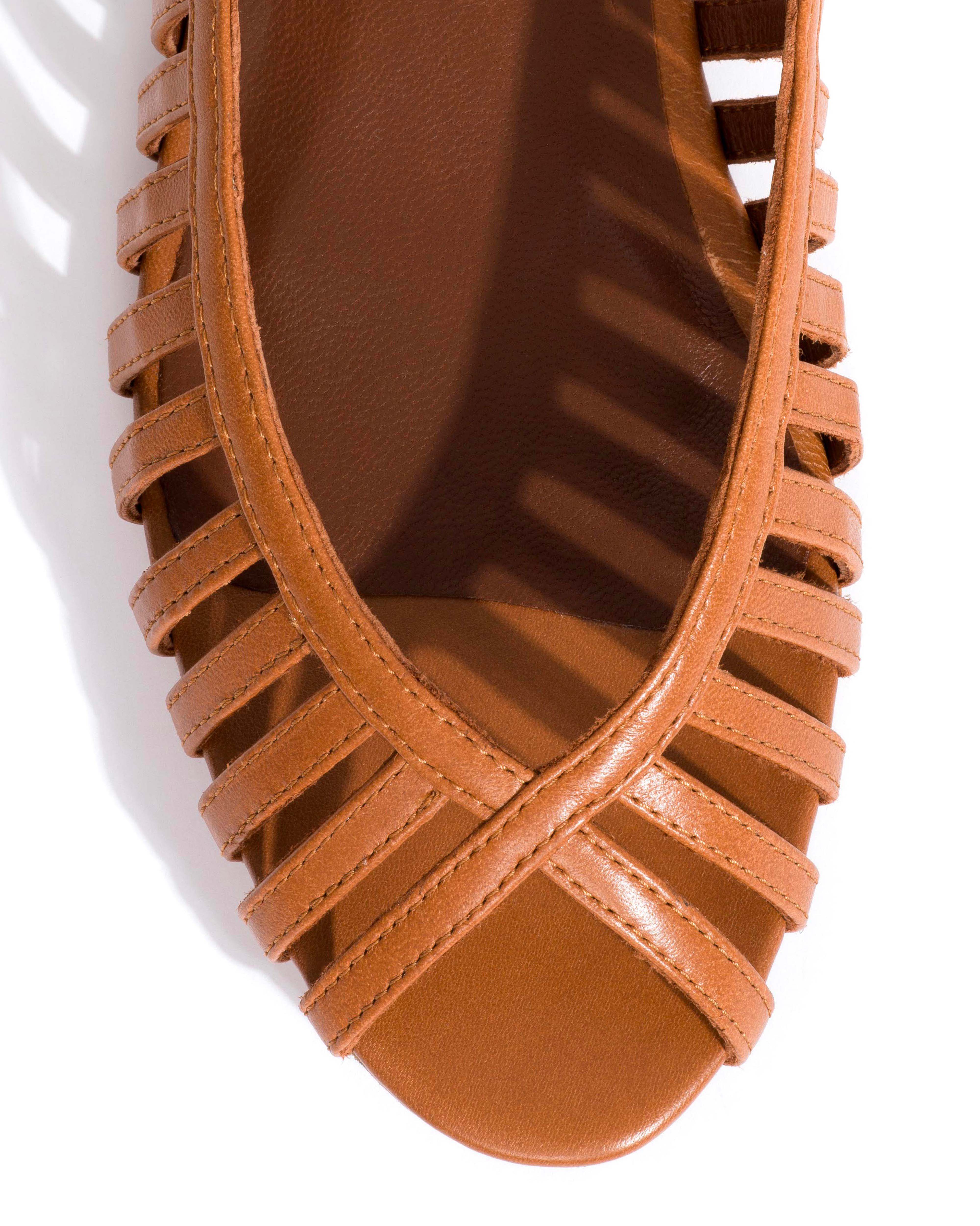 Carminho 10 Shiny lamb Caramel