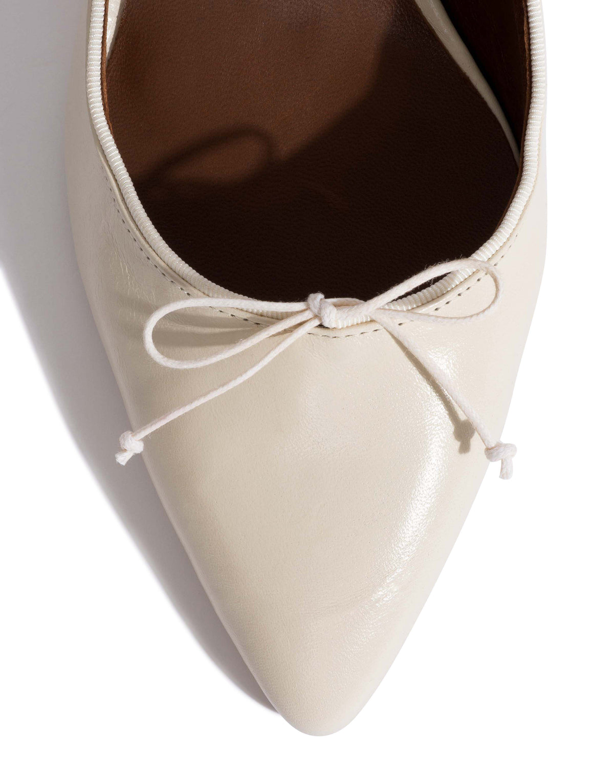 Kasy 50 kitten Crinkled polished goat White sand