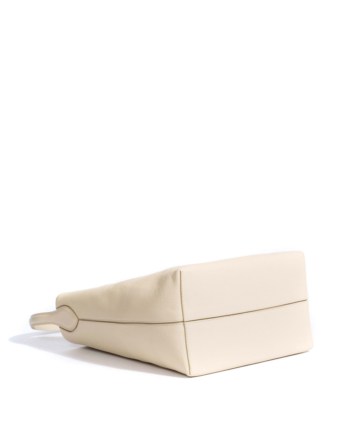 Versa everyday bag Pebbled soft calf White sand