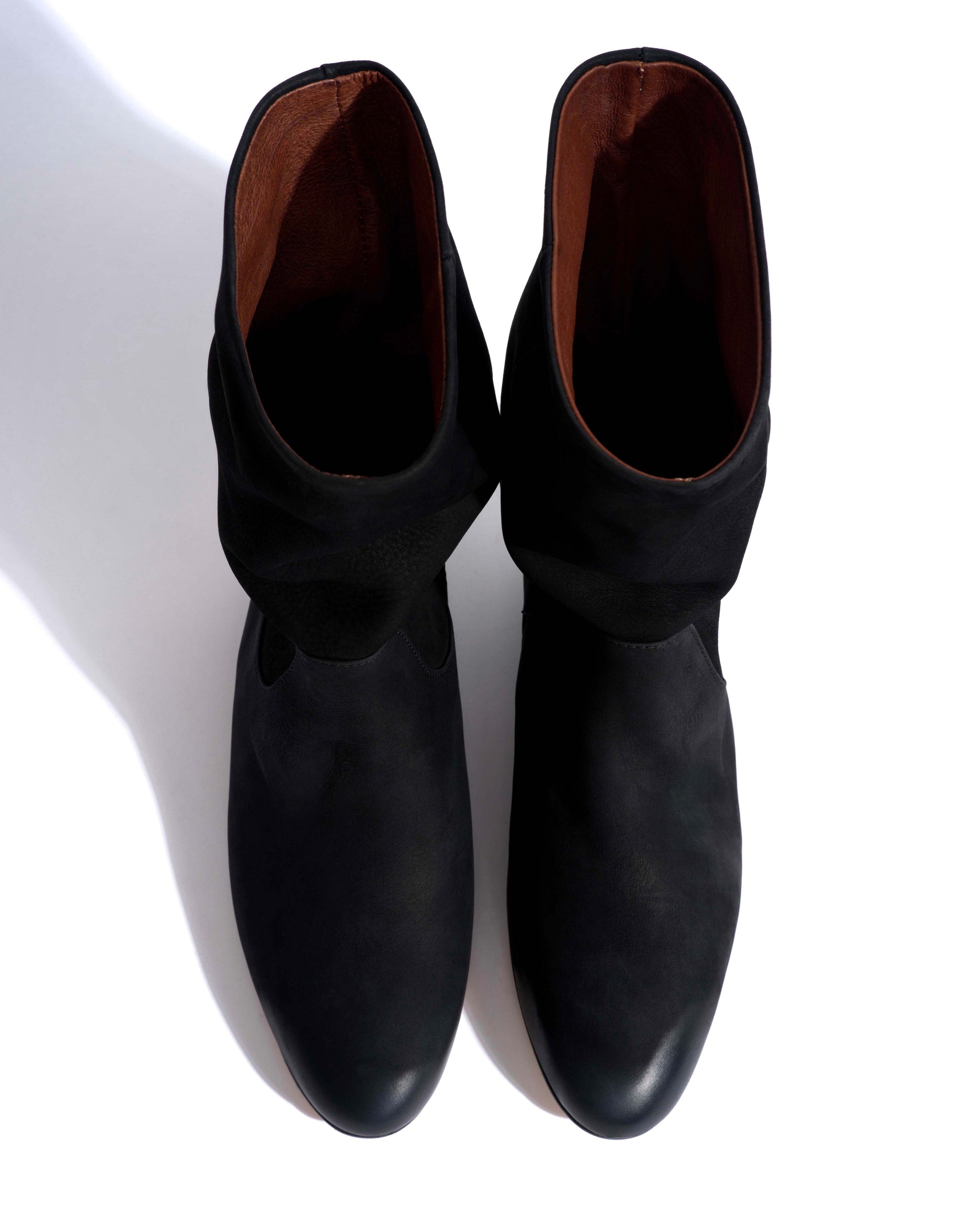Cacha 25 Soft nubuck calf Black