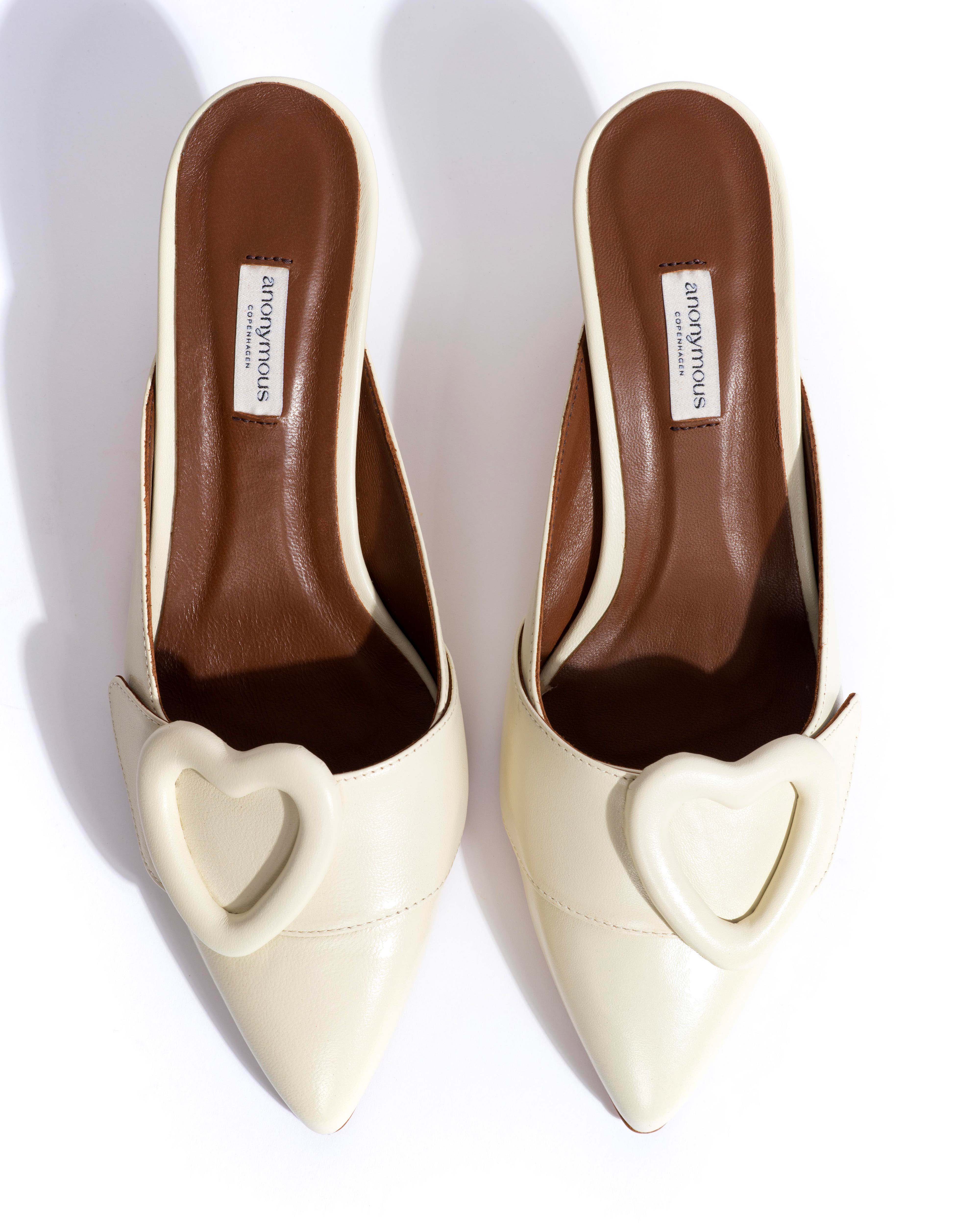 Shila 50 kitten Shiny lamb White sand