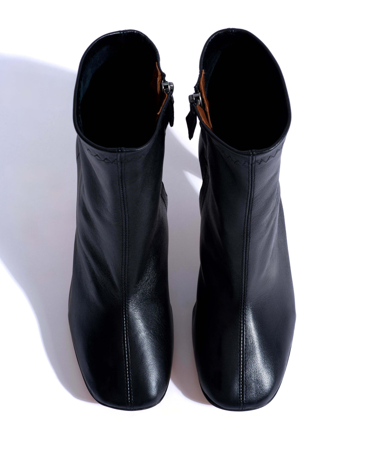 Adriana 80 Silky lamb Black