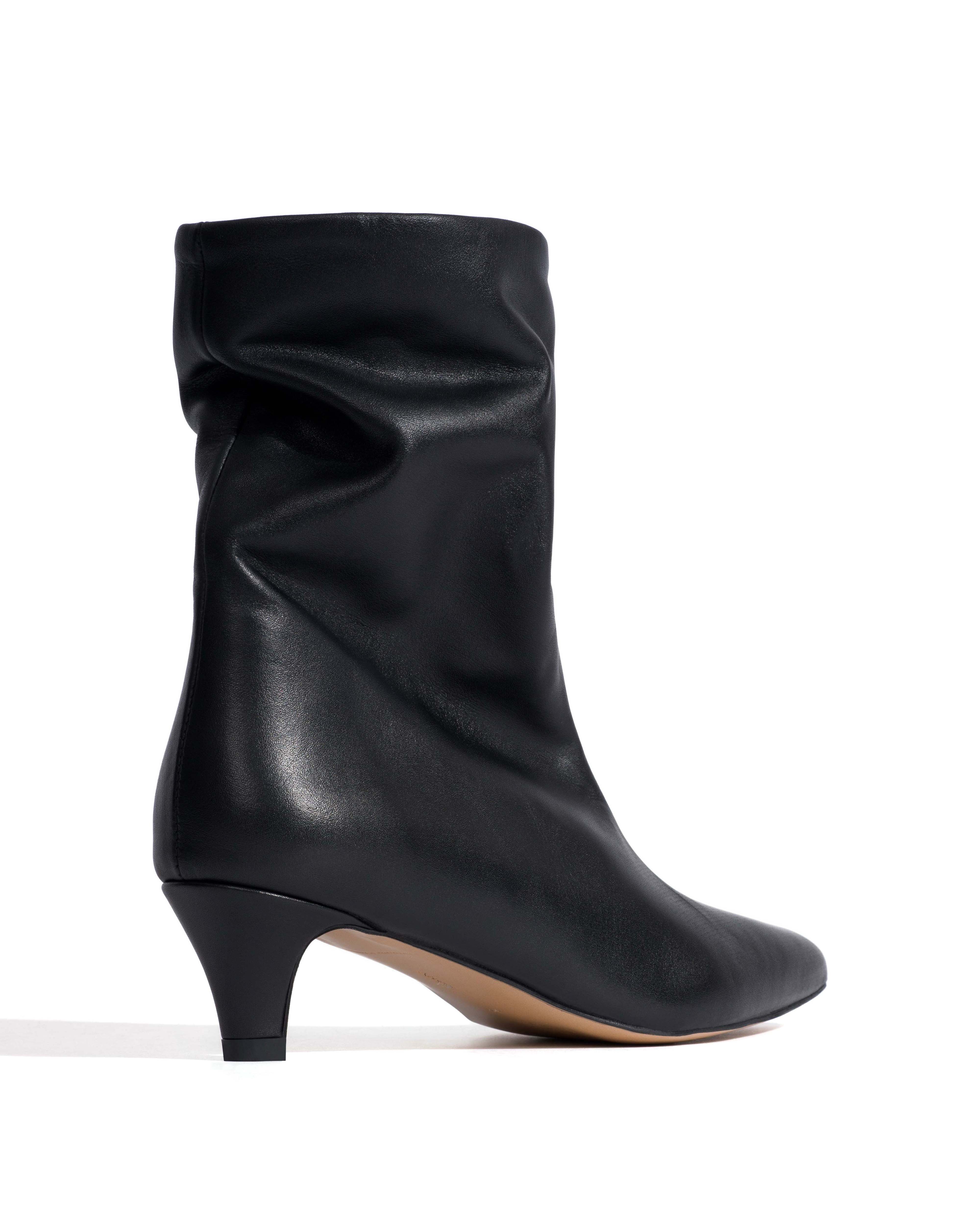 Vully 40 Soft calf Black