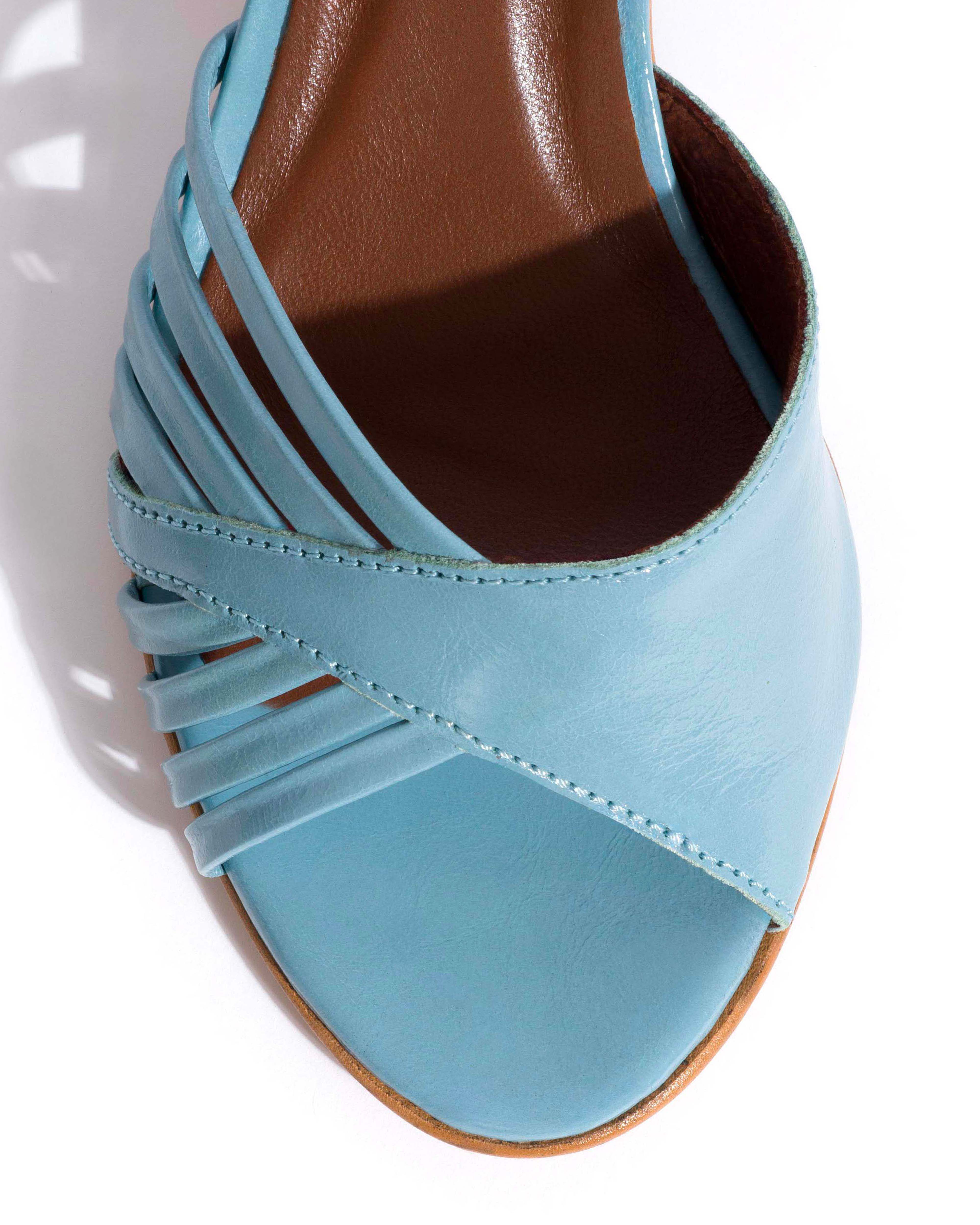 Hermine Crinkled polished goat Porcelain blue