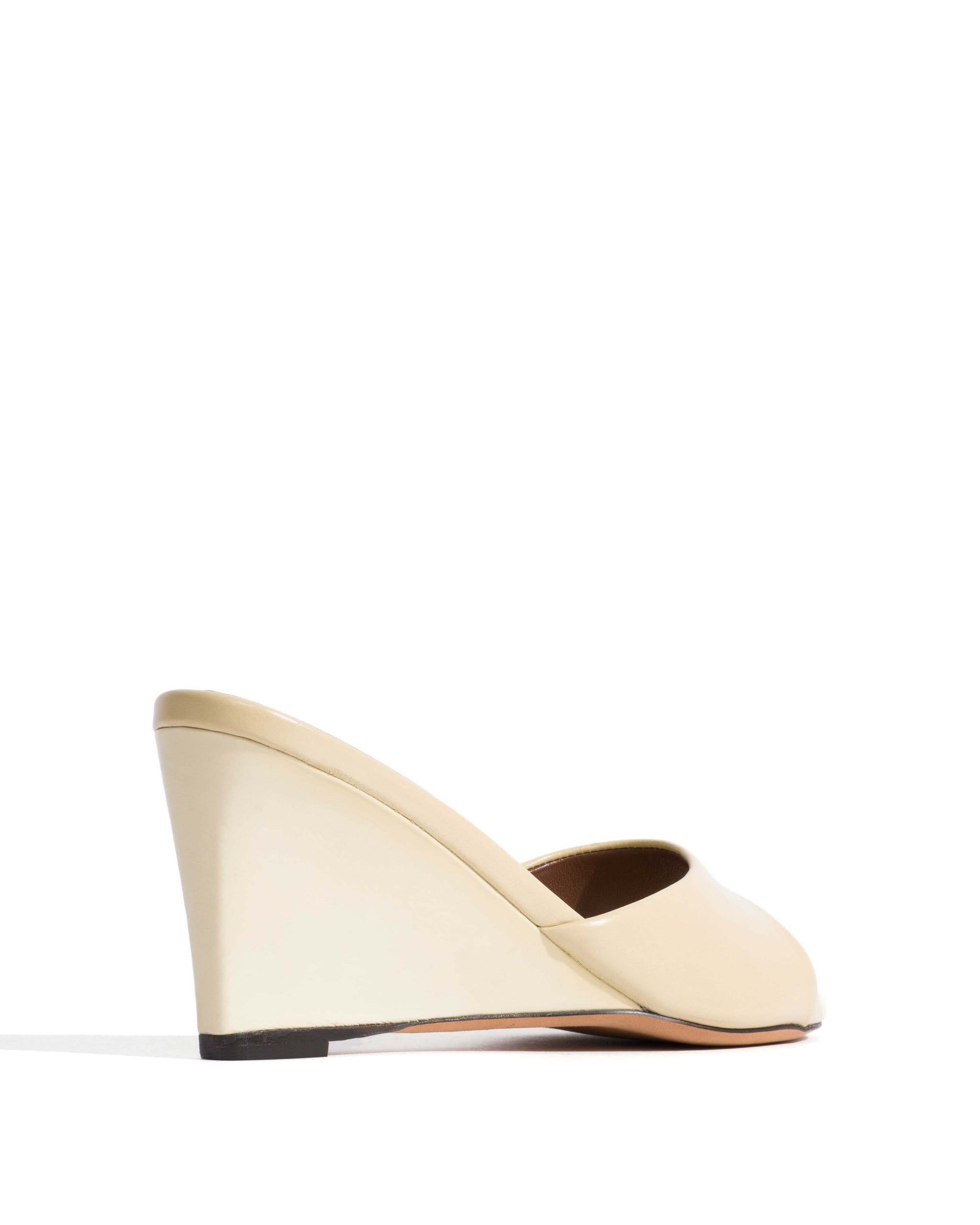 Gwen 75 wedge Shiny lamb & crinkled polished goat Butter yellow