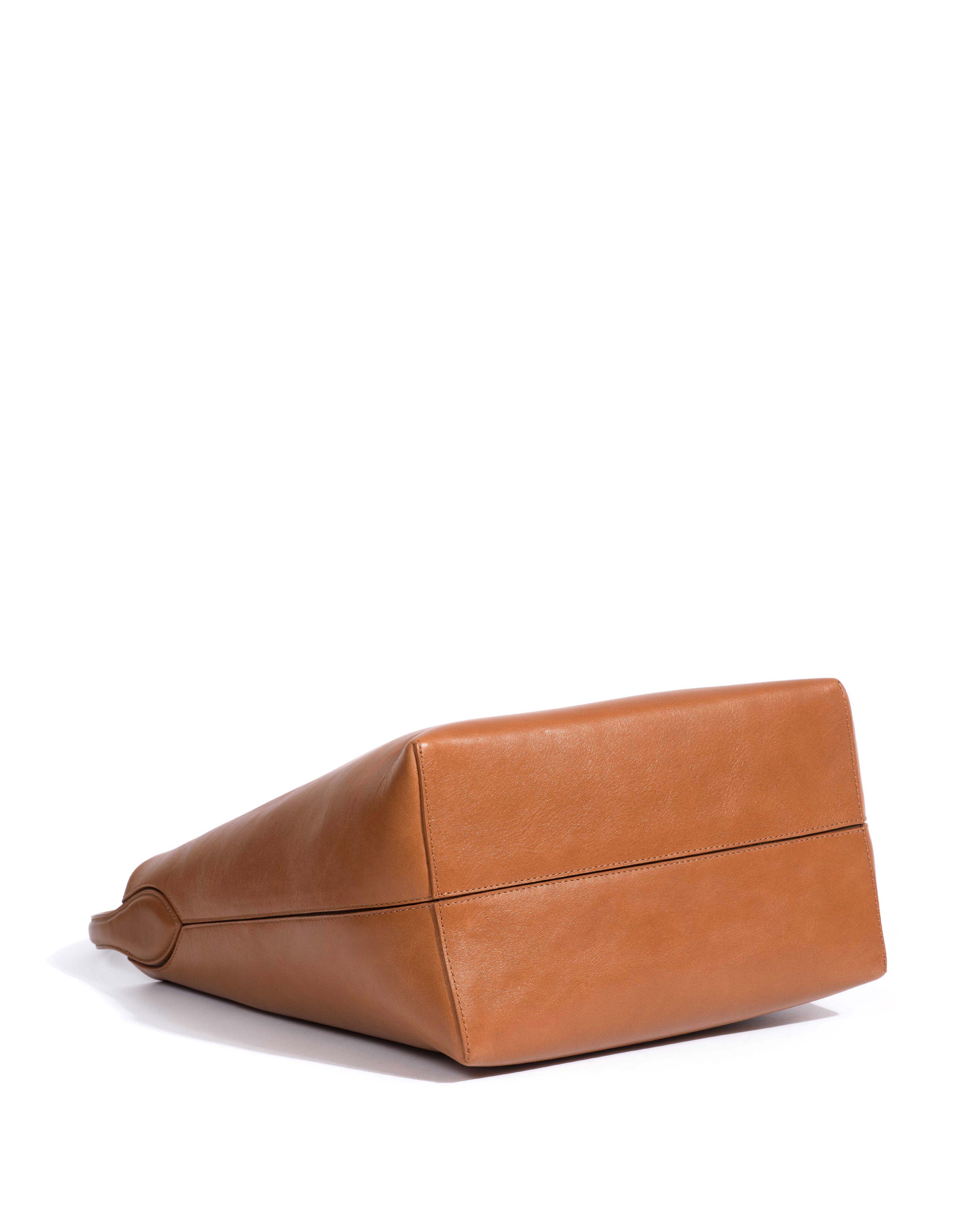 Versa everyday bag Vegetal soft calf Cinnamon