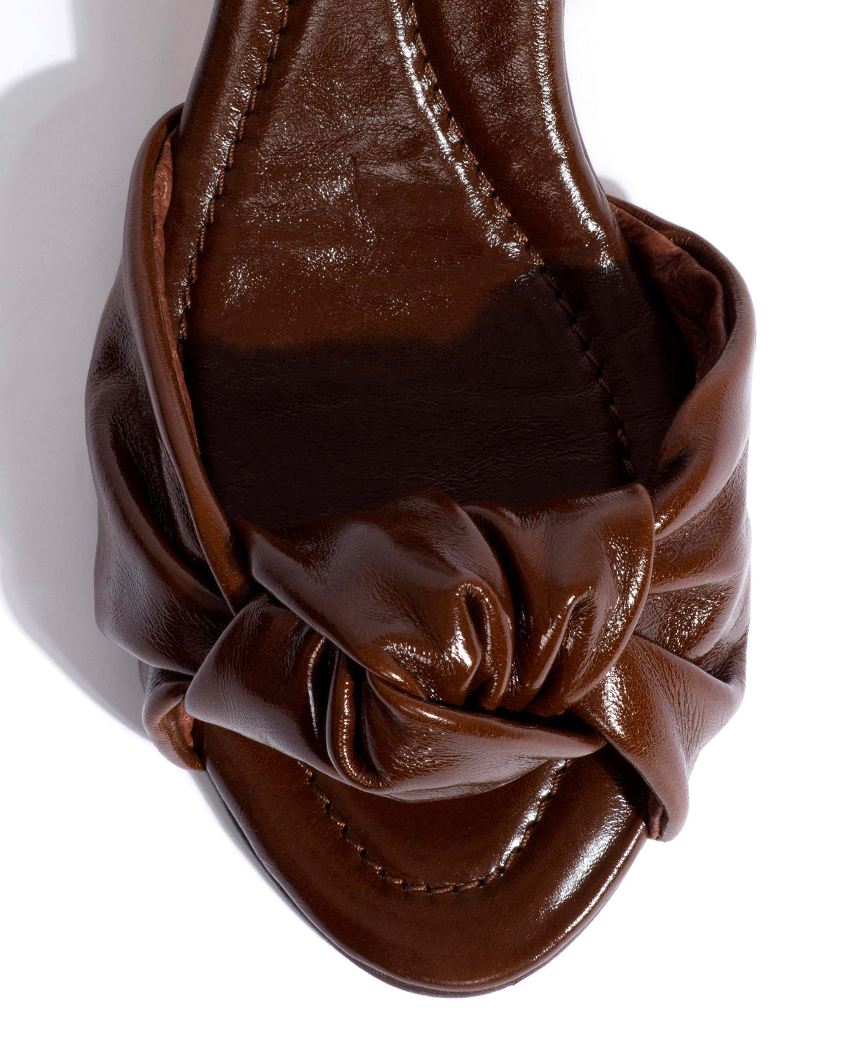 Curvey 50 Crinkled polished goat Caramel brown