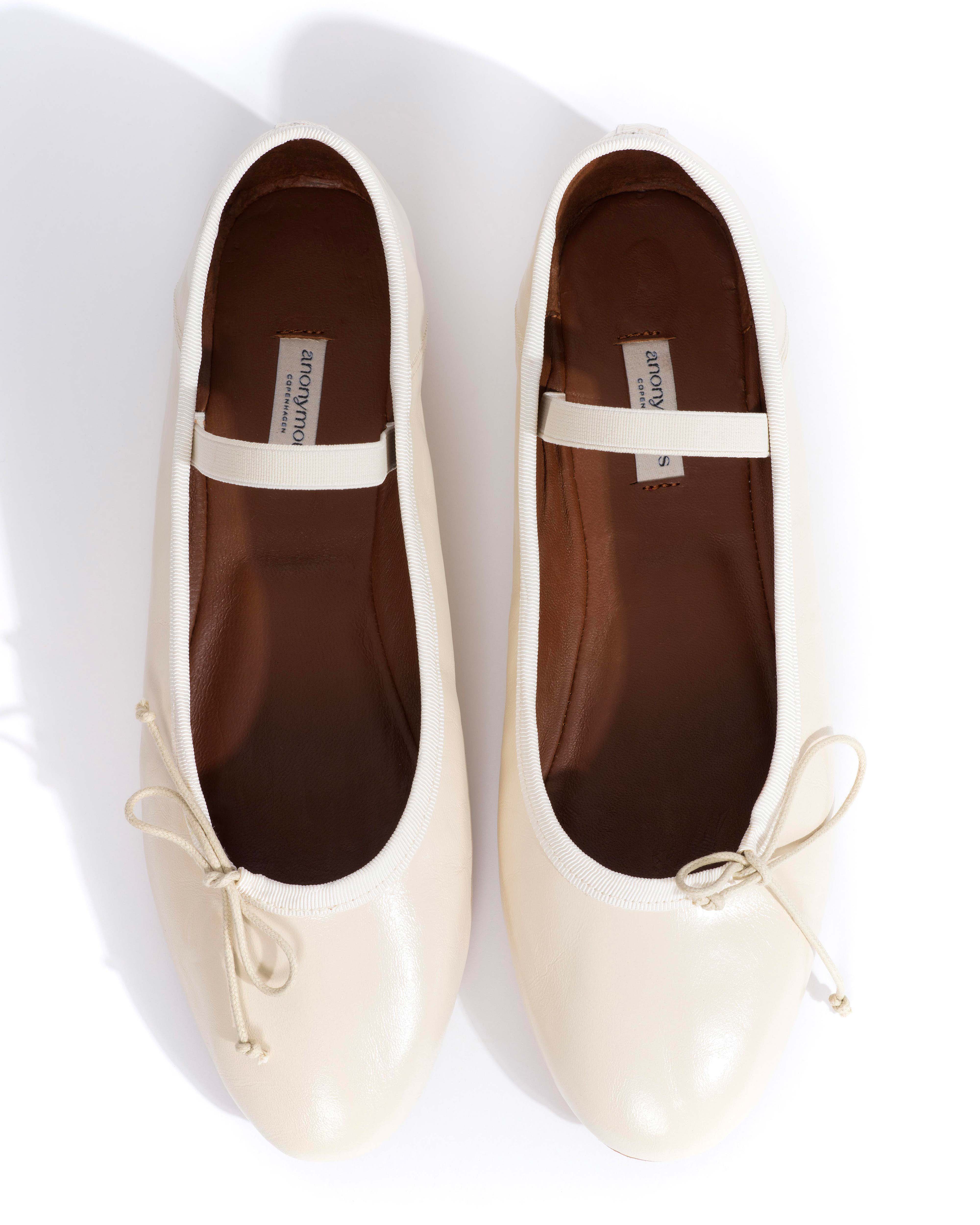 Rhina Crinkled polished goat White sand