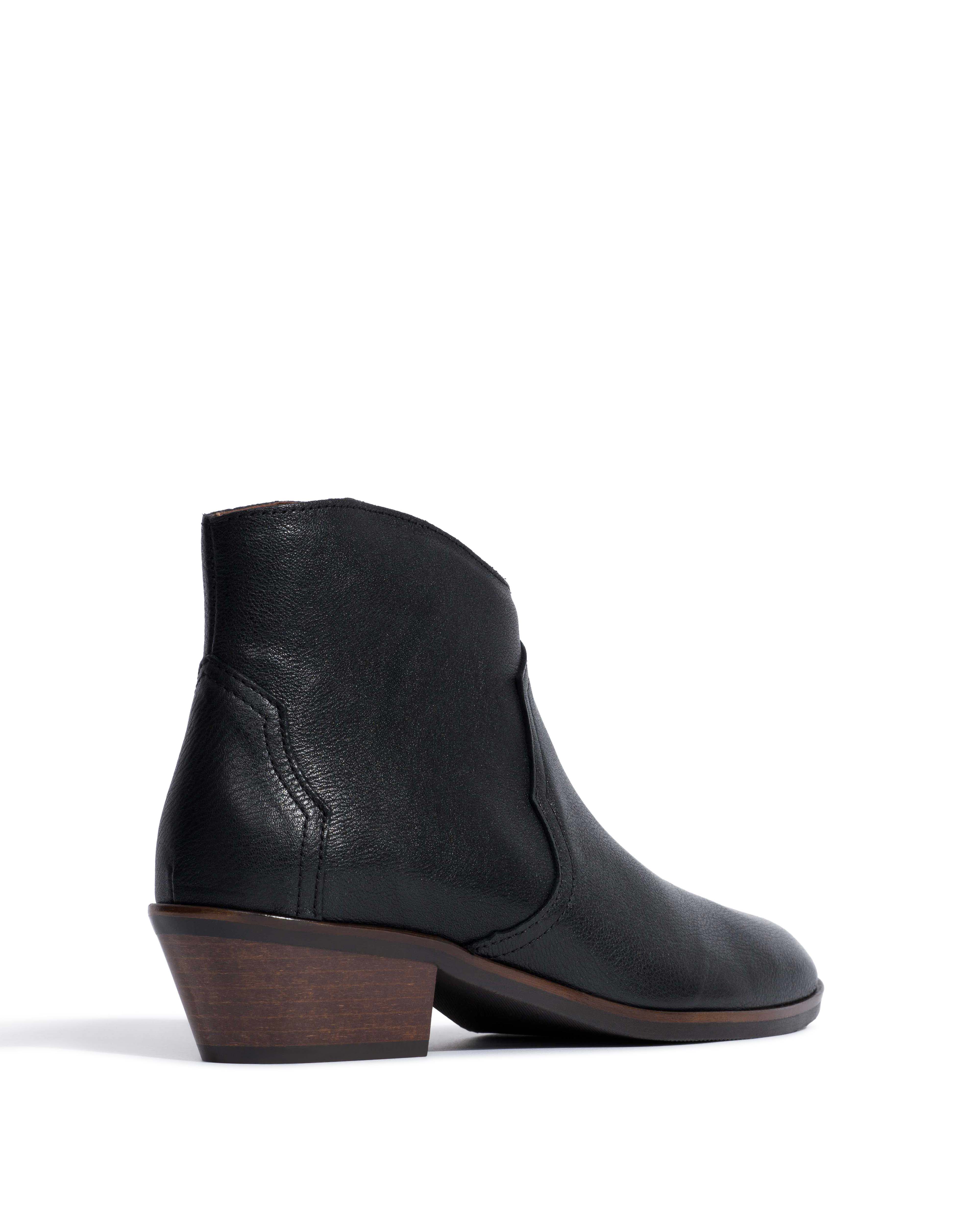 Fiona 35 Natural grain soft calf Black