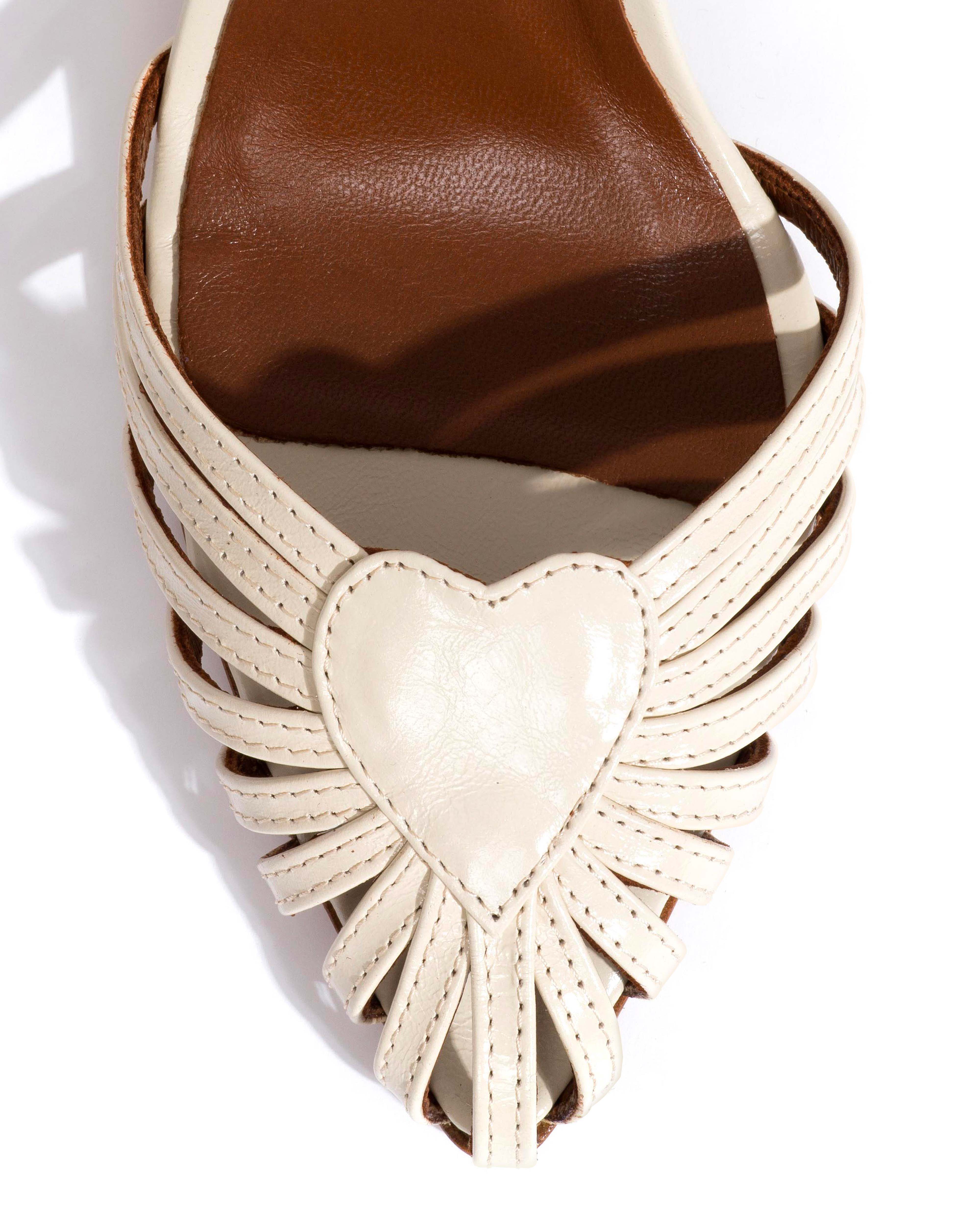 Keesha 100 Crinkled polished goat White sand