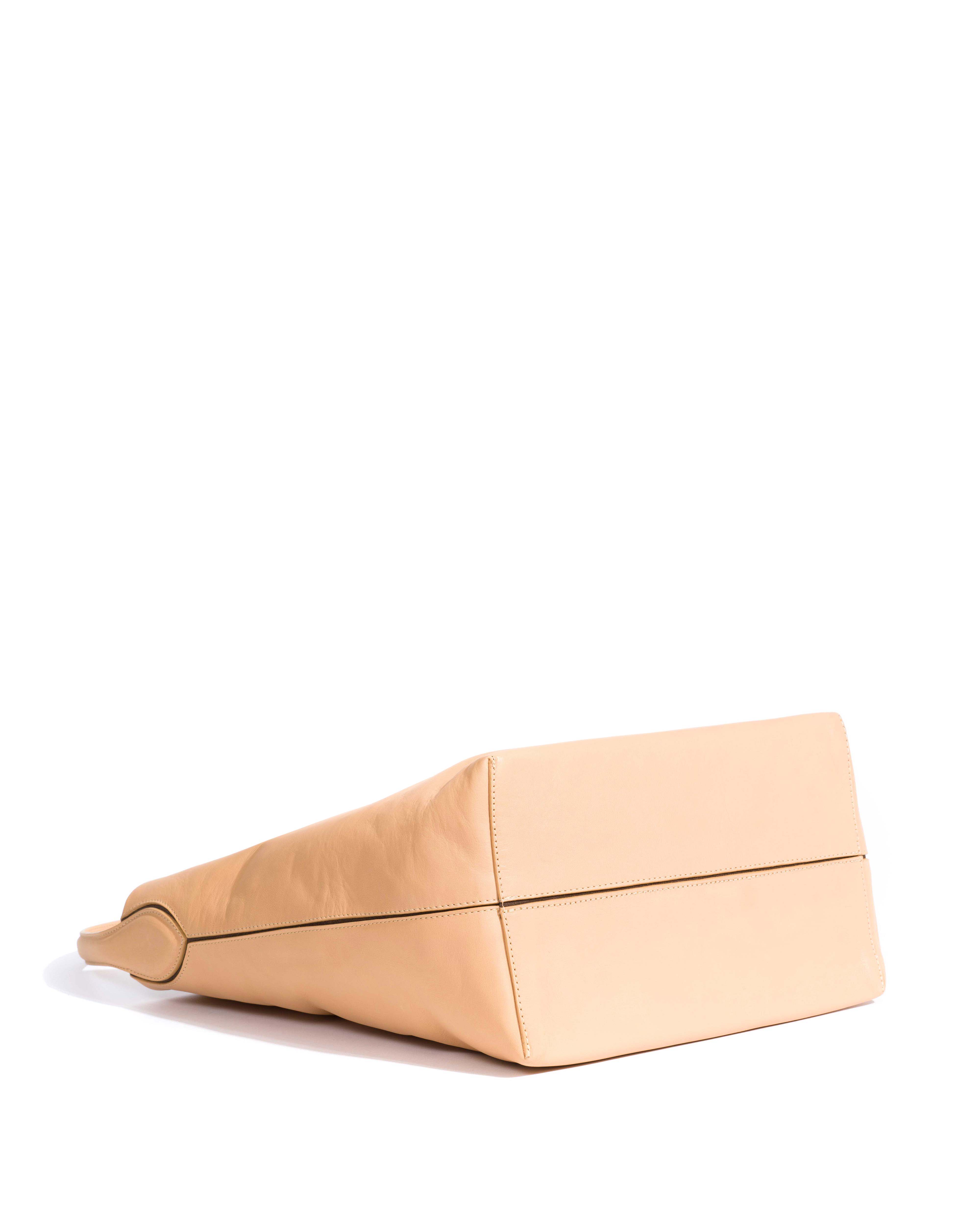 Versa everyday bag Vegetal soft calf Natural tan