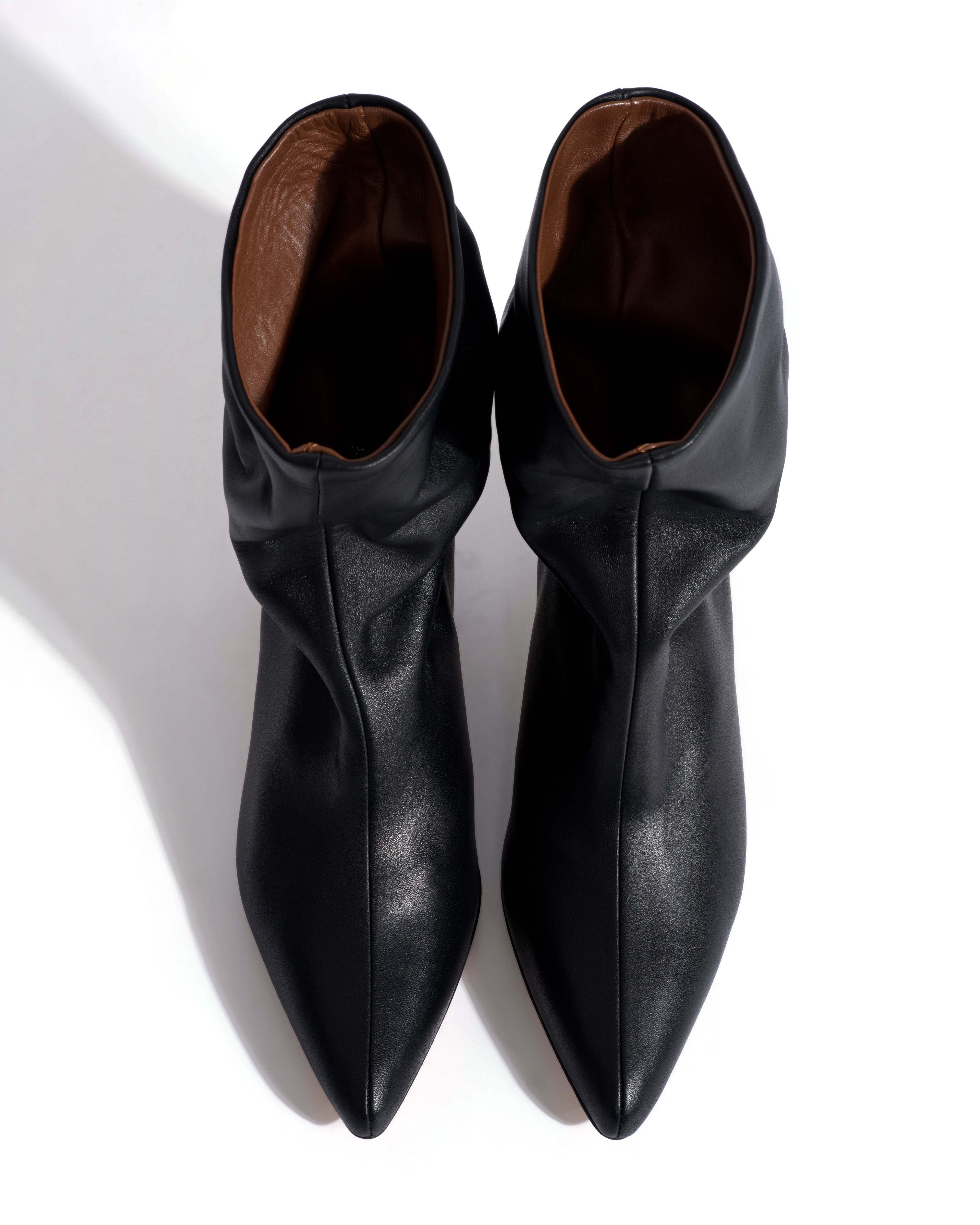 Vully 40 Soft calf Black