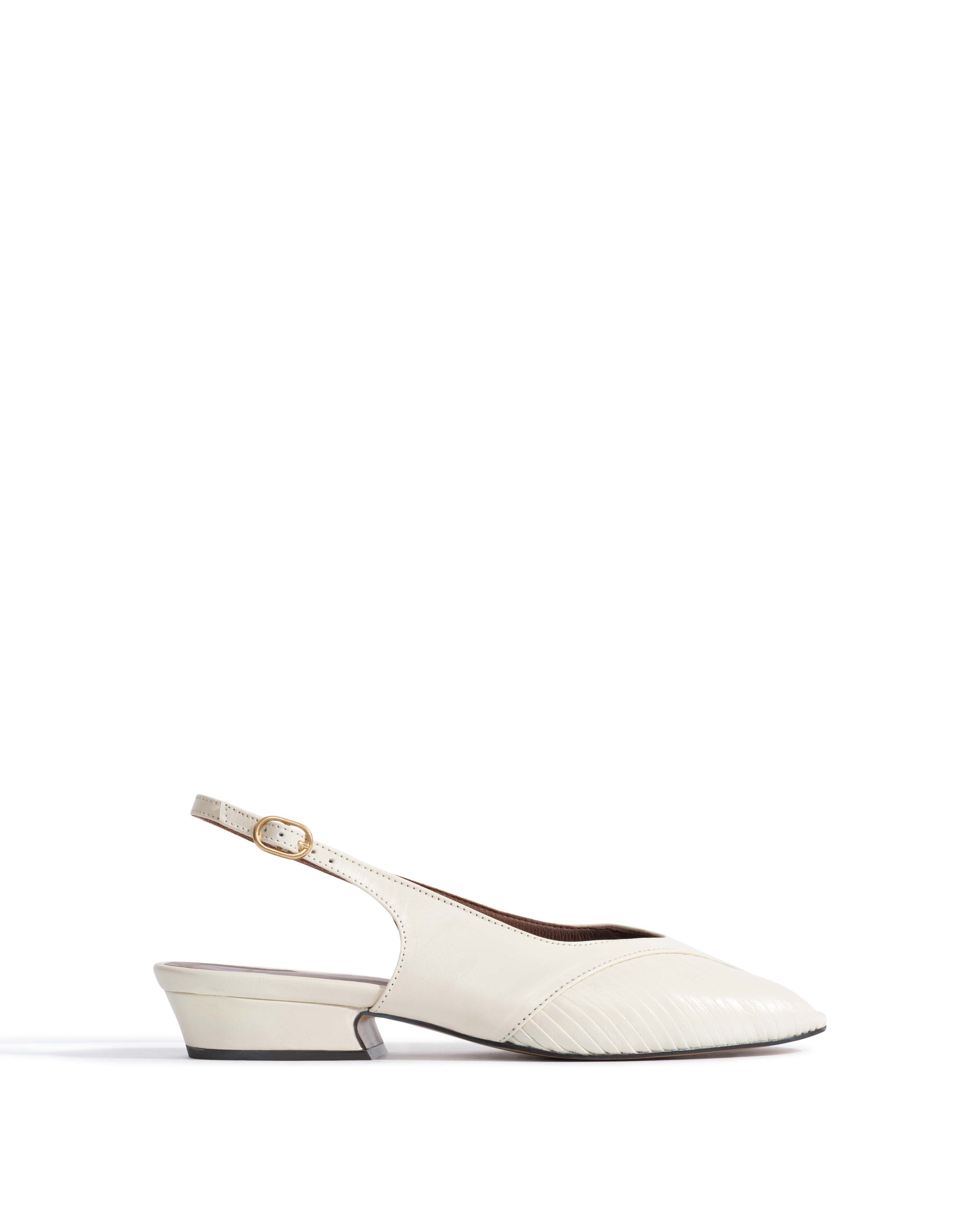 Cassandra 25 Crinkled polished goat White sand