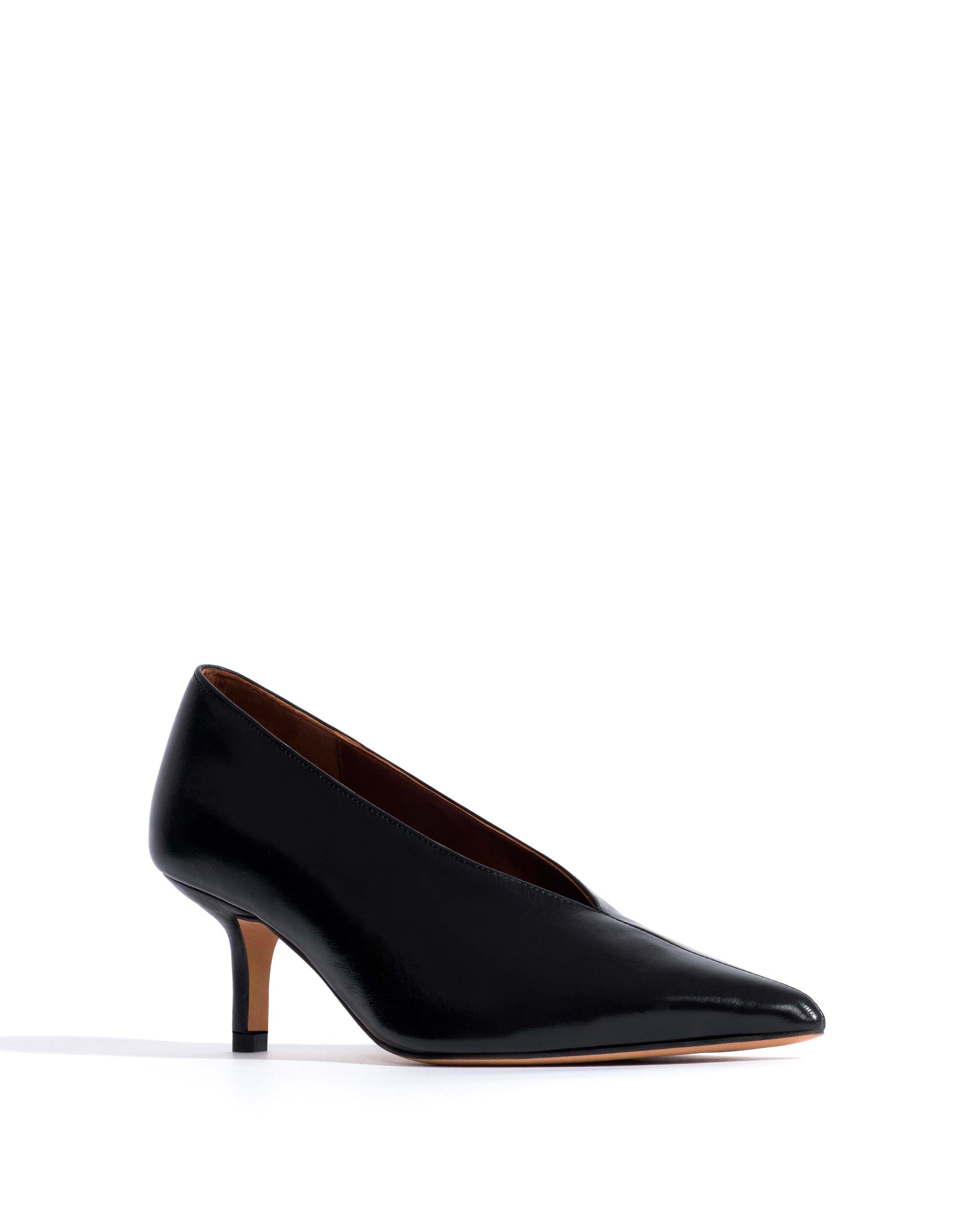 Phia 55 pin Crinkled polished goat Black