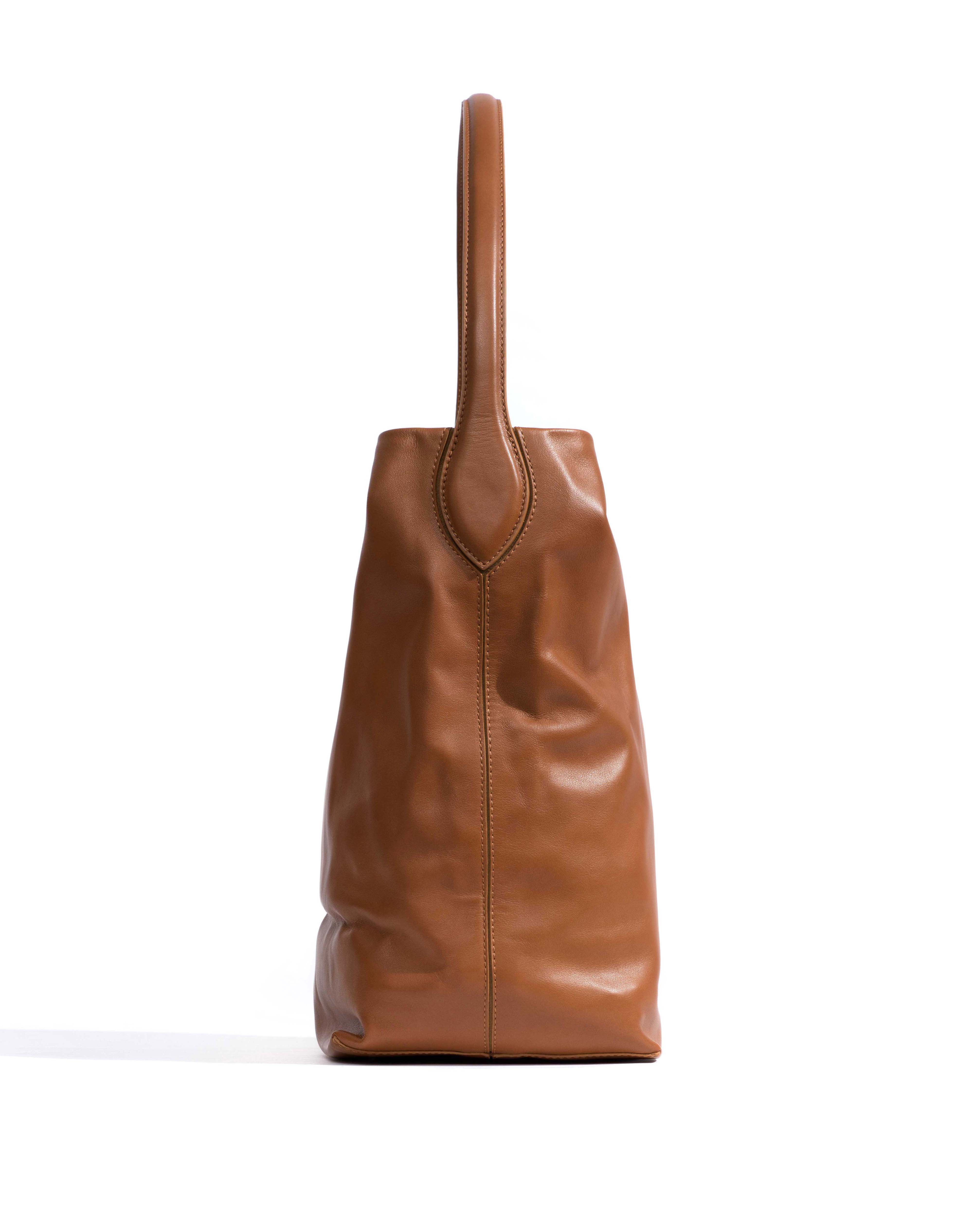 Versa slouchy everyday bag Soft calf Camel