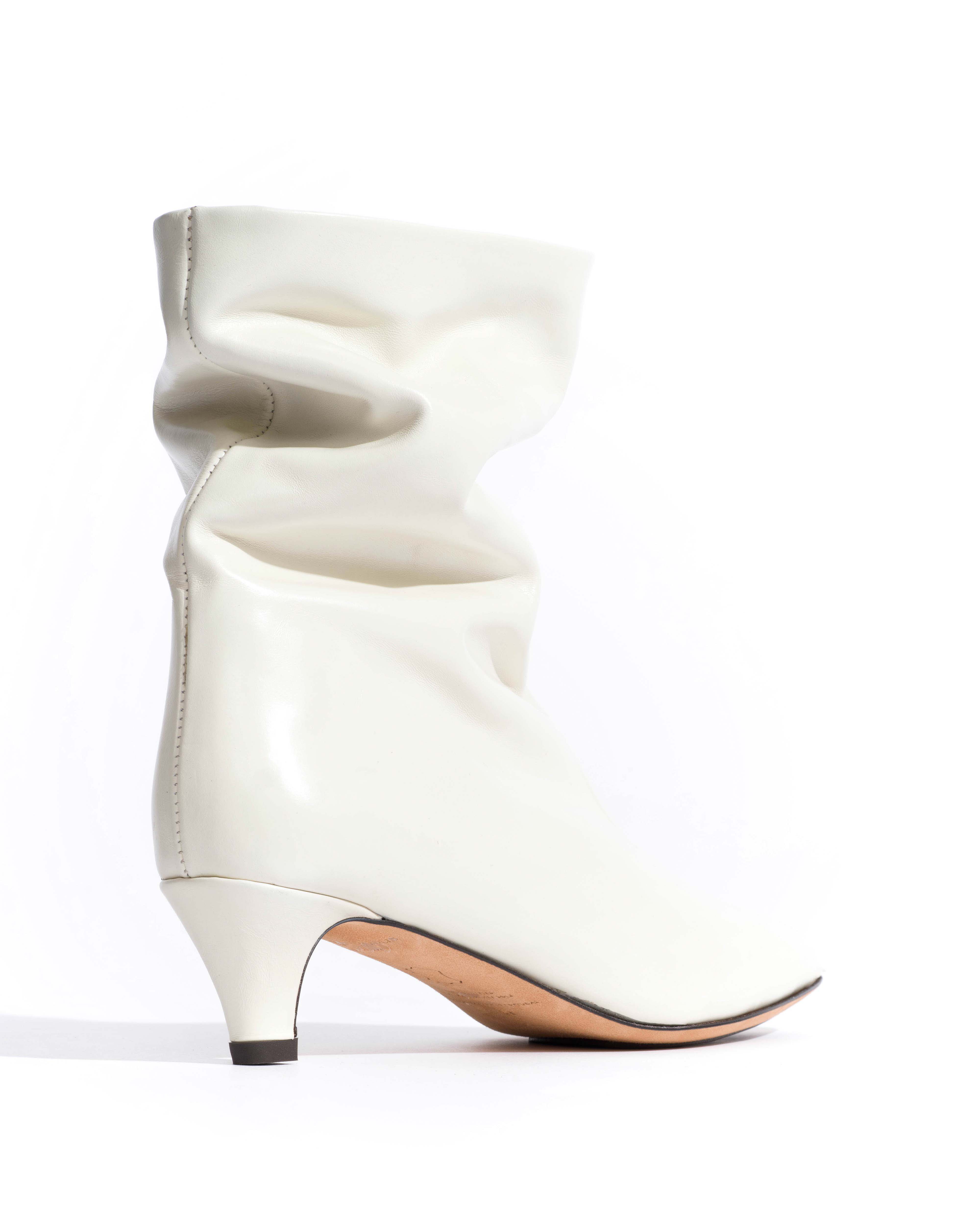 Sweeney 40 stiletto Crinkled soft calf White sand