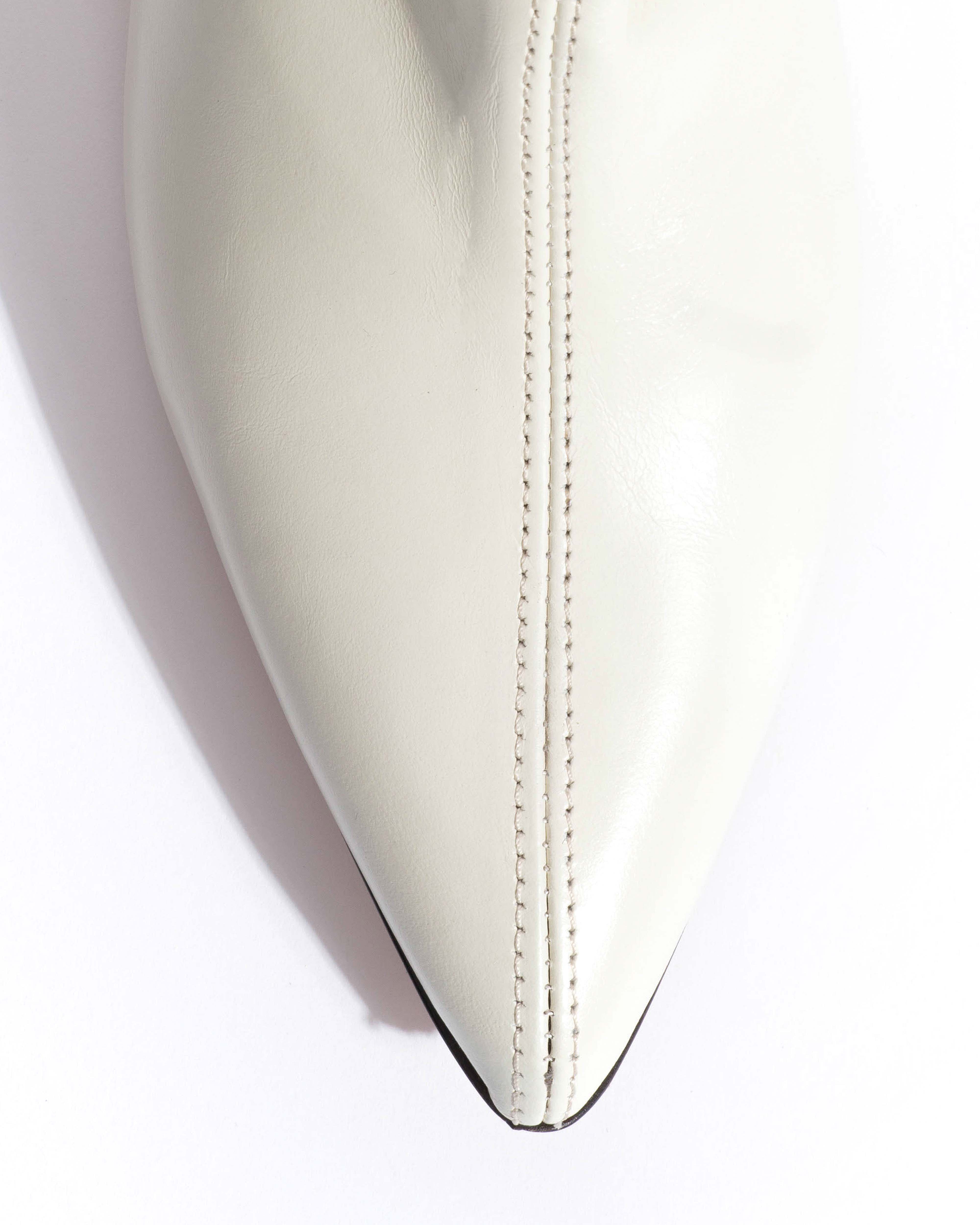 Sweeney 40 stiletto Crinkled soft calf White sand