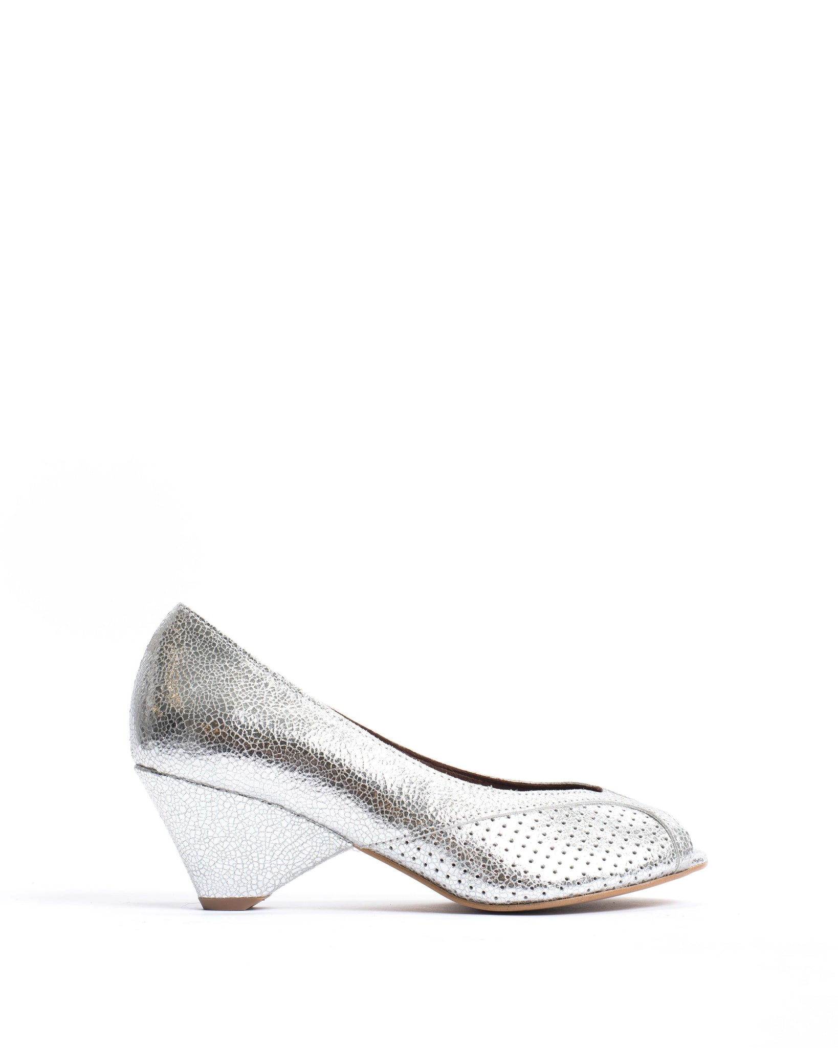 Tiffany triangle Crackled metallic goat Silver - Anonymous Copenhagen