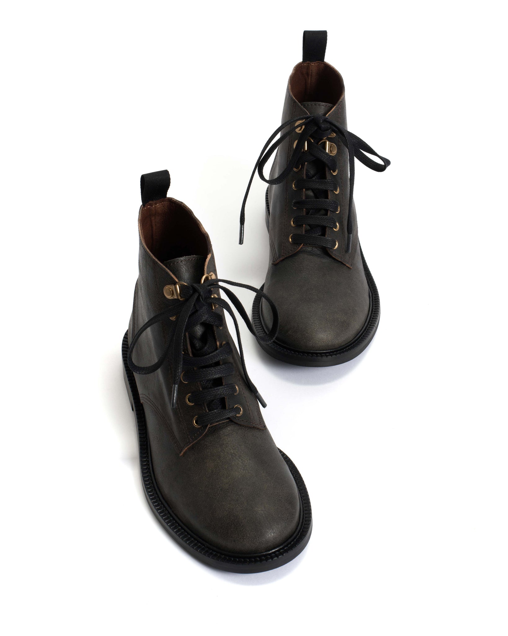 Valery Distressed vegetable tanned calf Off black - Anonymous Copenhagen