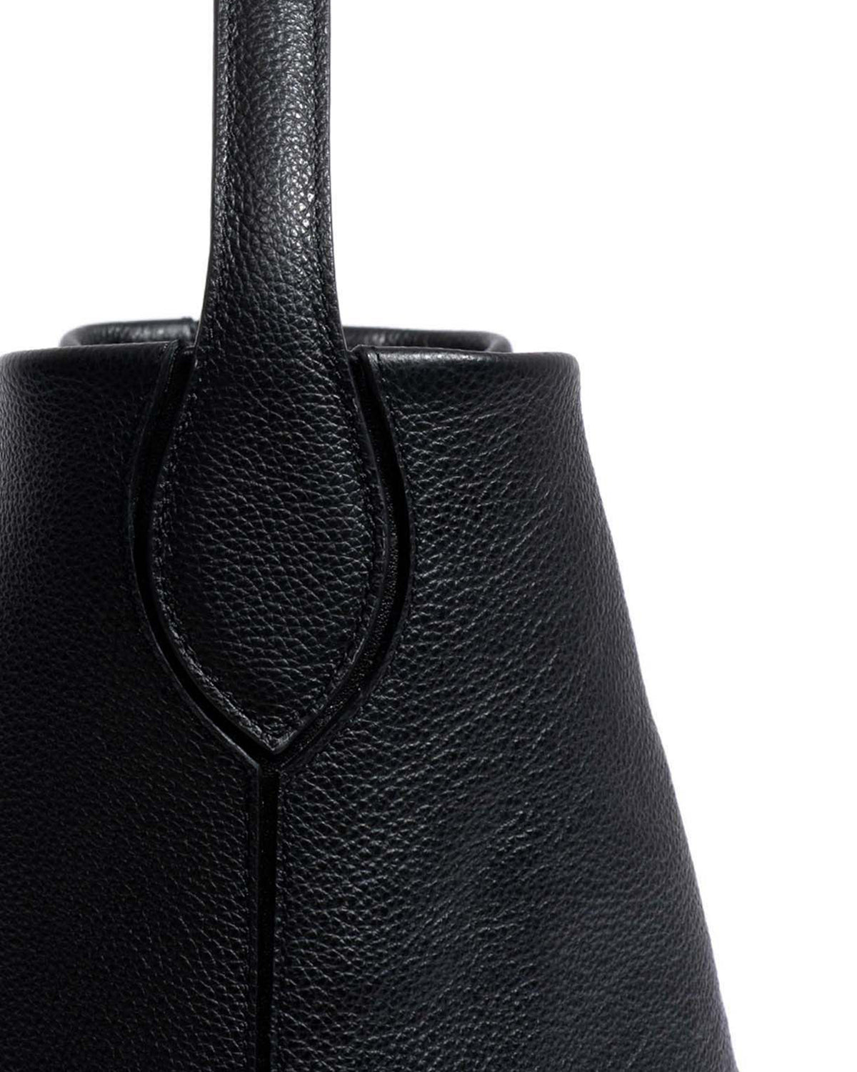 Versa everyday bag Pebbled soft calf Black