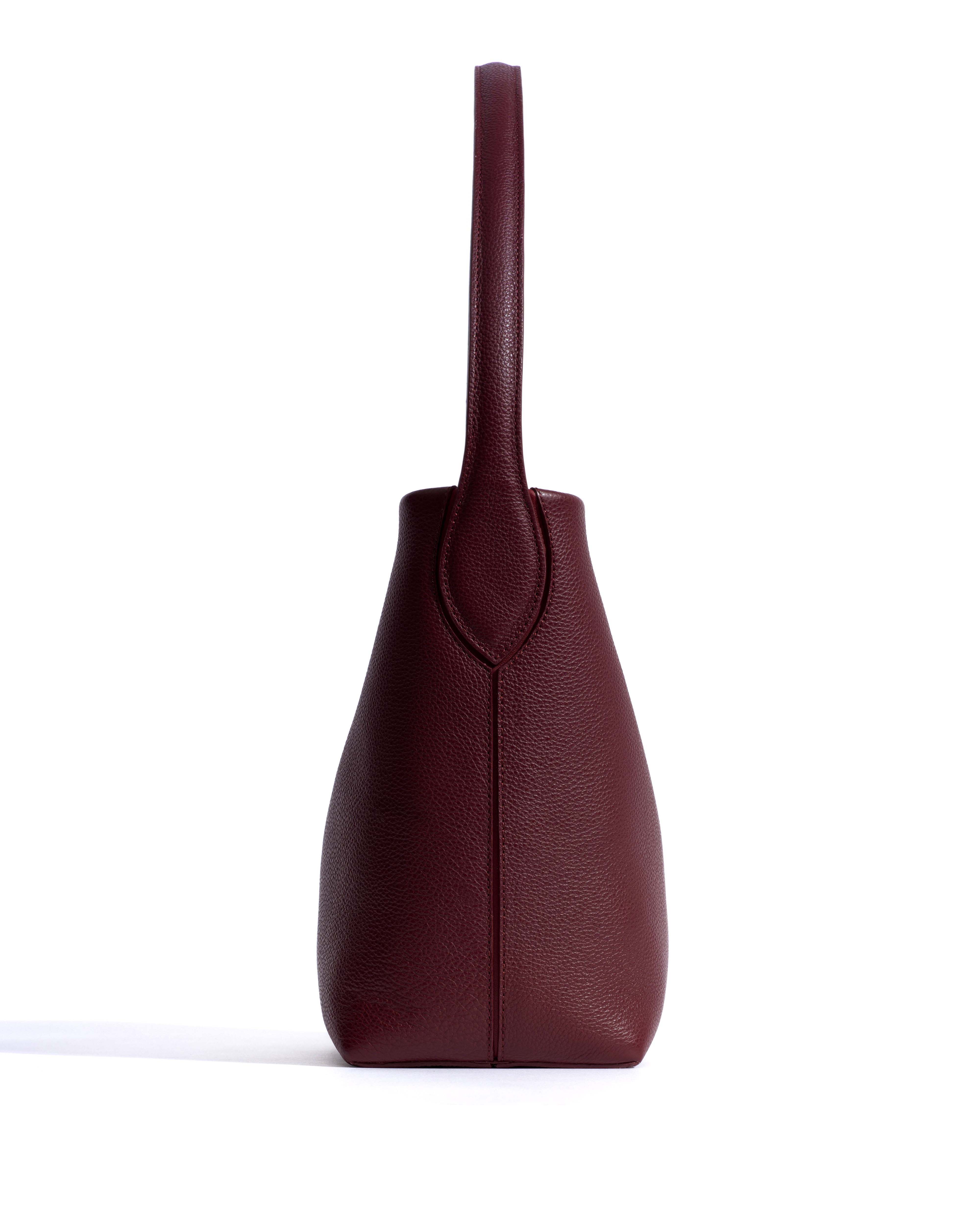 Versa petite bag Pebbled soft calf Pomegranate